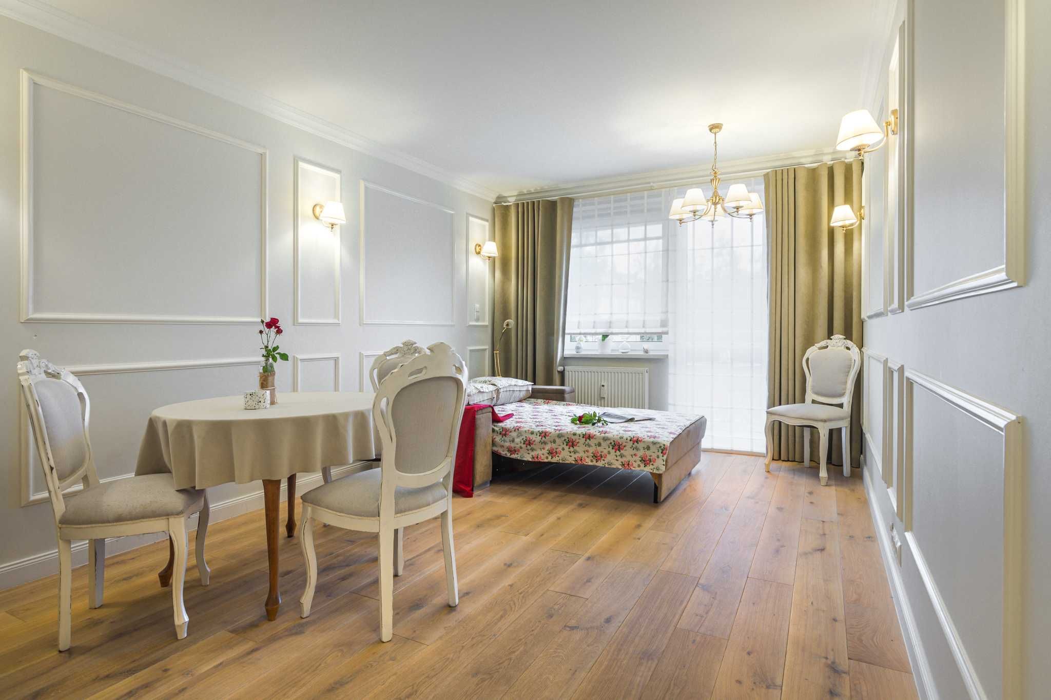 Modern 2-Bedroom Apartment Near University with Parking