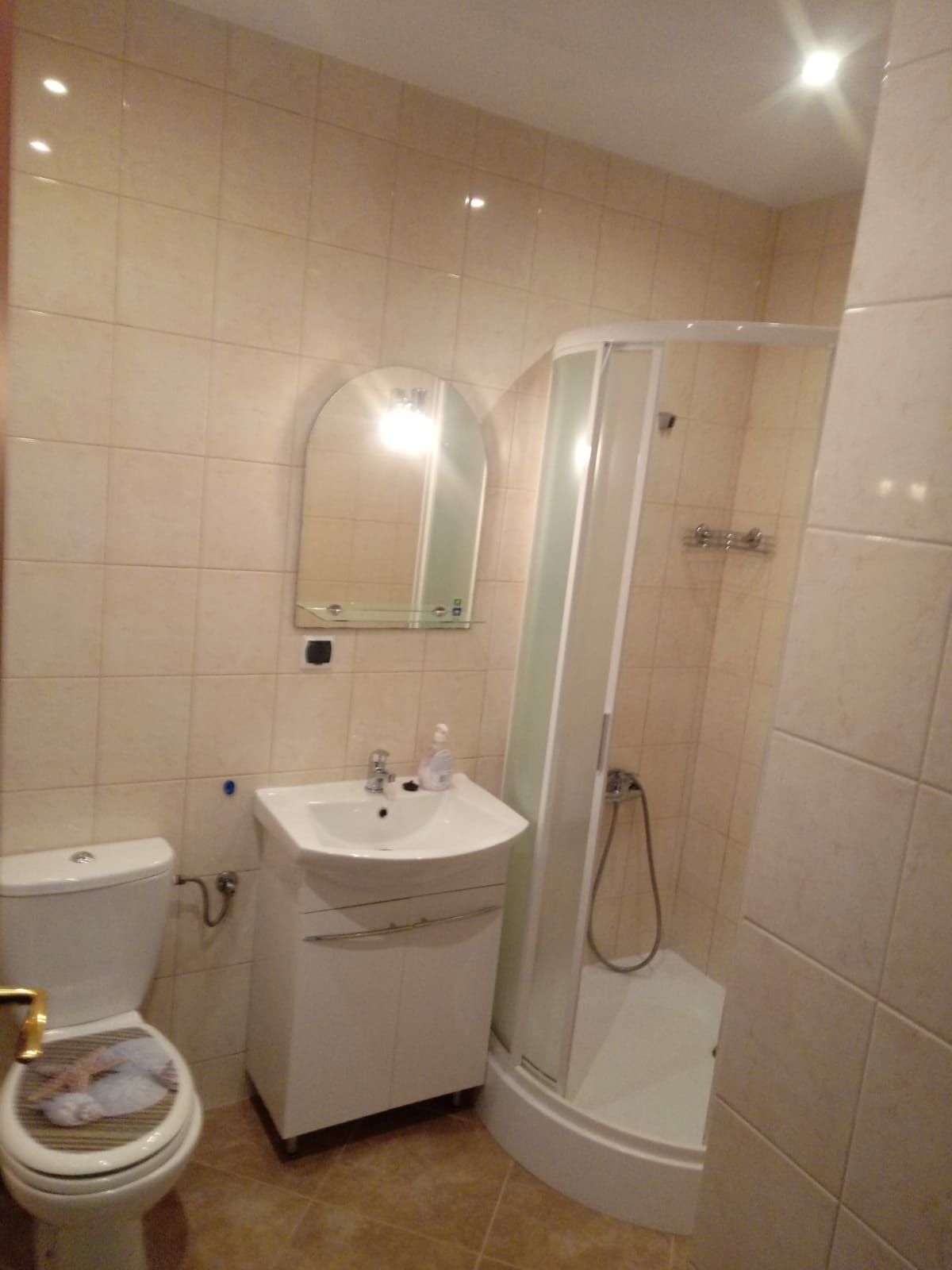 Ground Floor Studio Apartment with Secured Parking