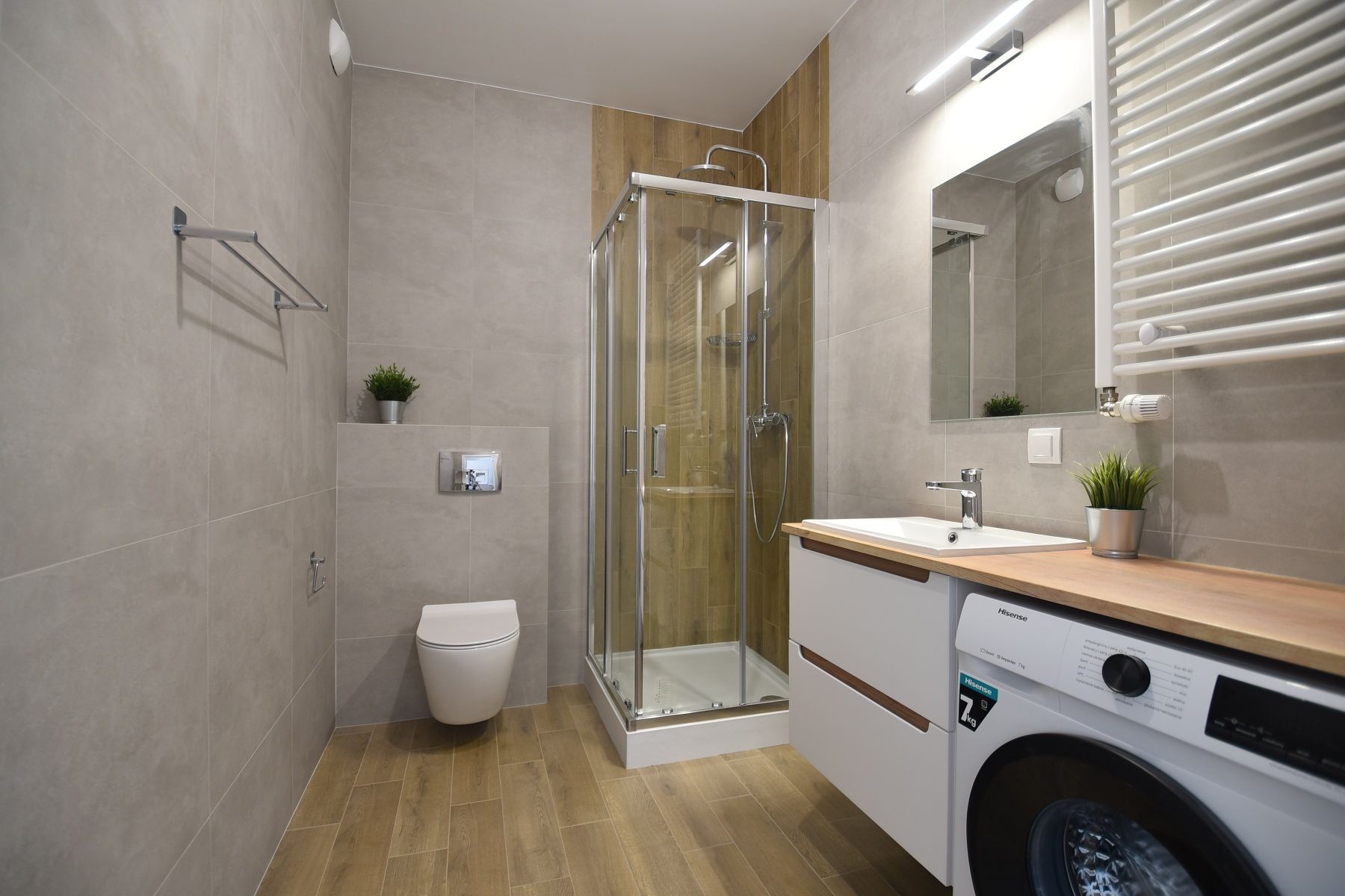 Modern Studio Apartment with Garden Near Metro