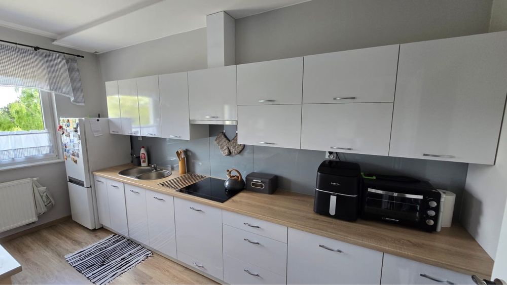 Comfortable 52m² Modern Apartment with Balcony