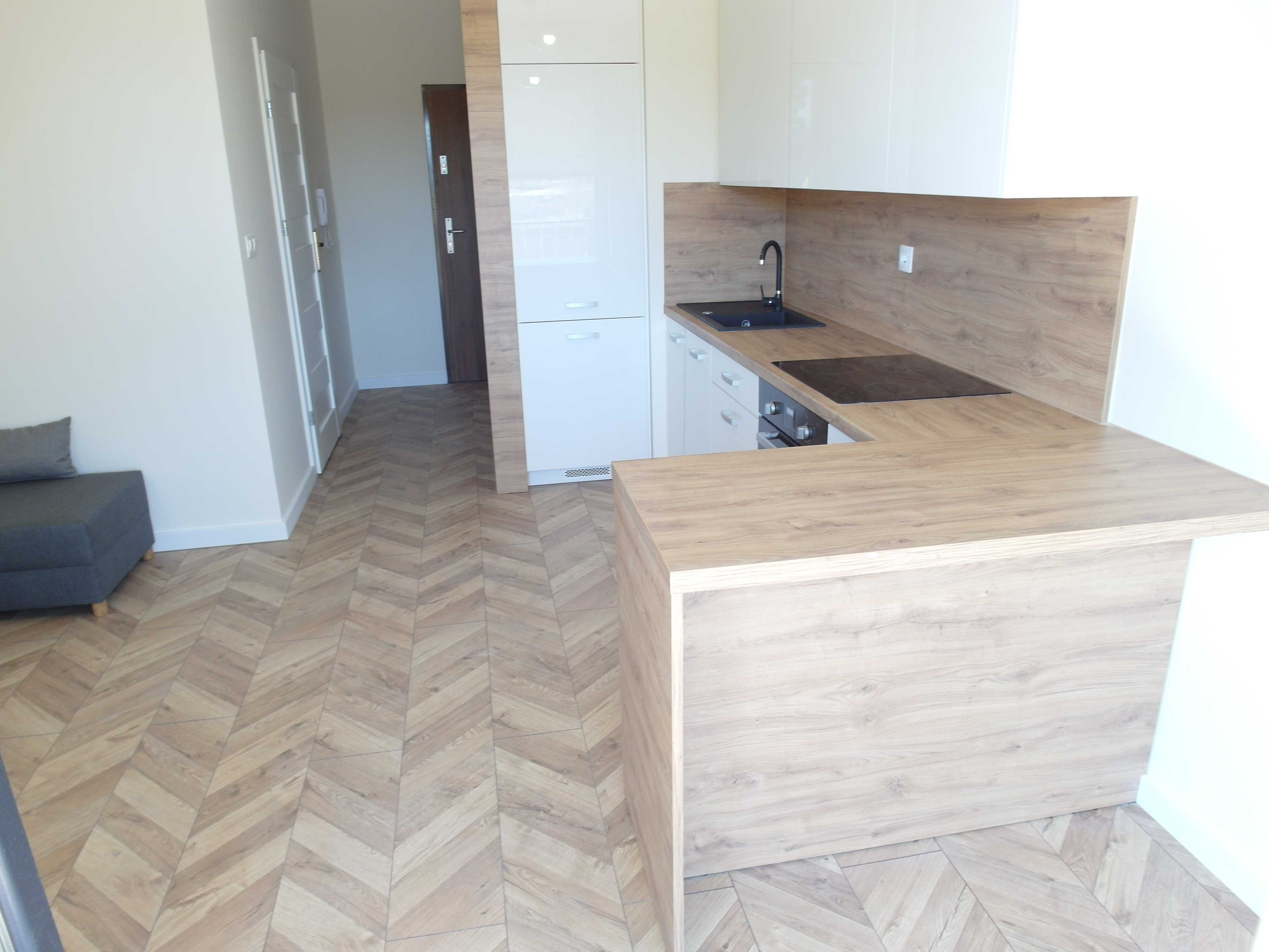 Modern Studio Apartment Near Forest with Balcony