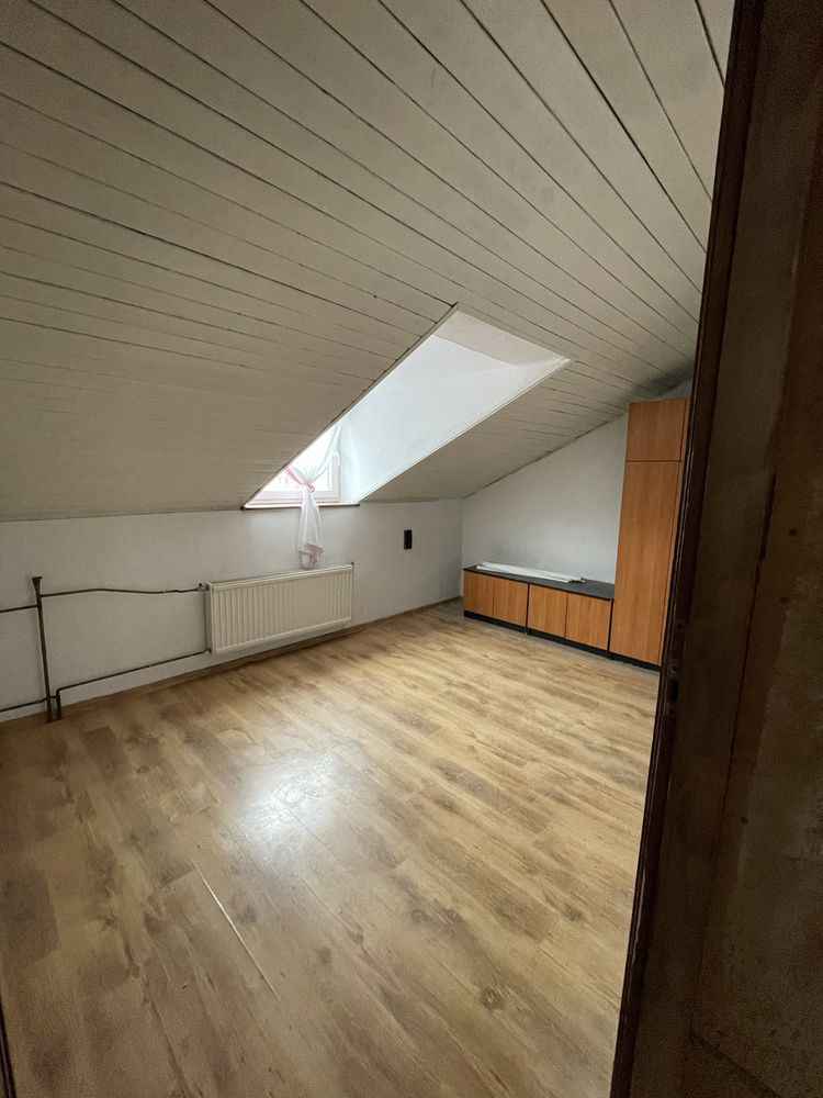 Modern 2-Room Attic Apartment with Parking