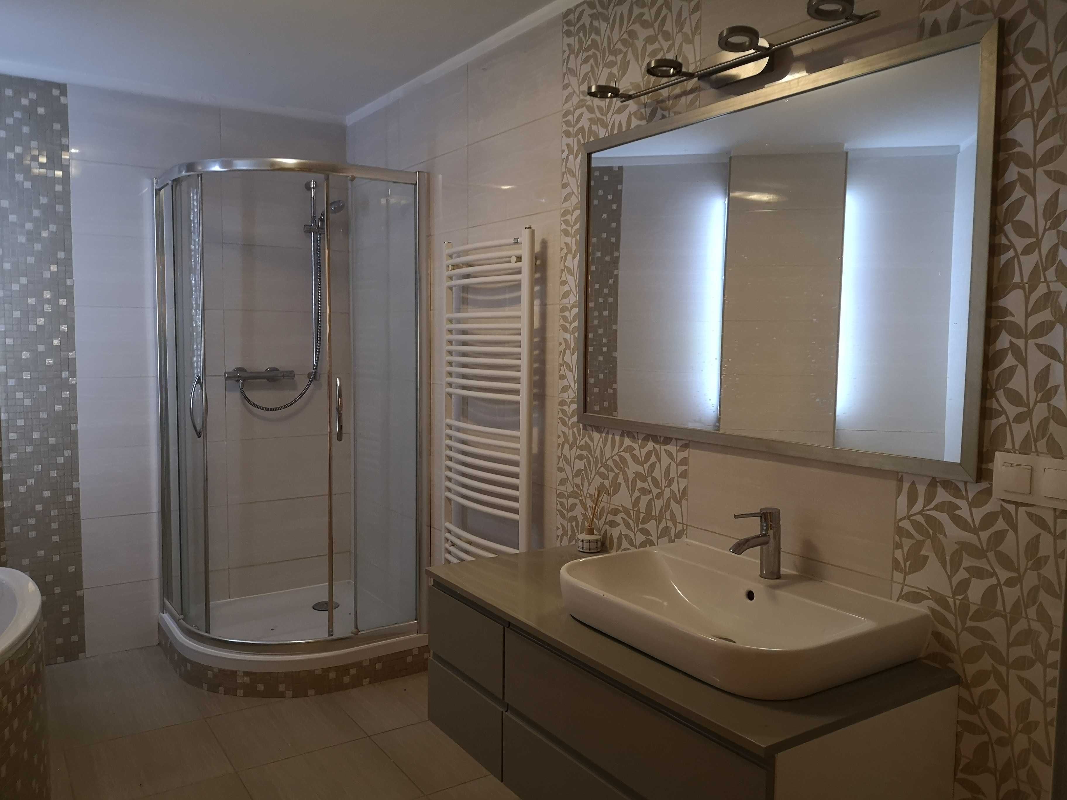 Spacious 4-Bedroom Apartment Near City Park