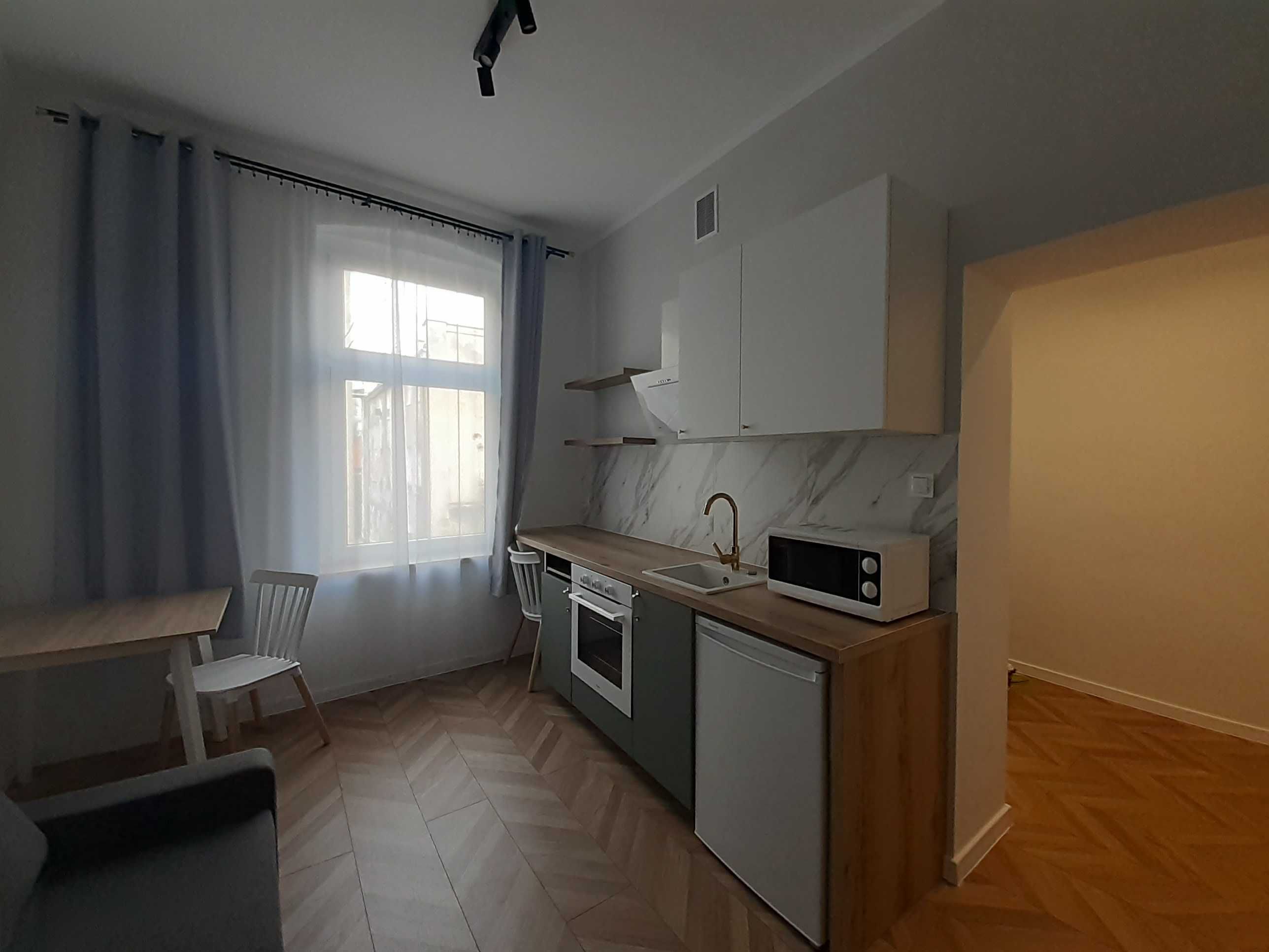 Повністю відремонтована 1-кімнатна квартира в центрі міста Ниса