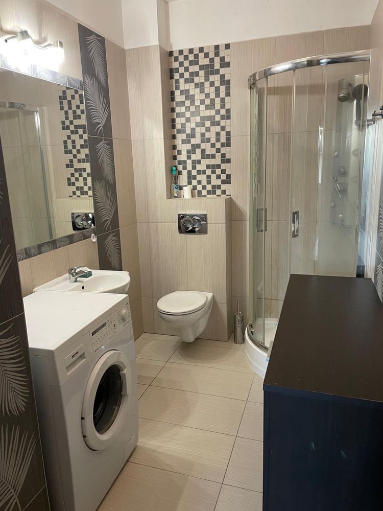Modern 2-Bedroom Apartment with Balcony and Appliances