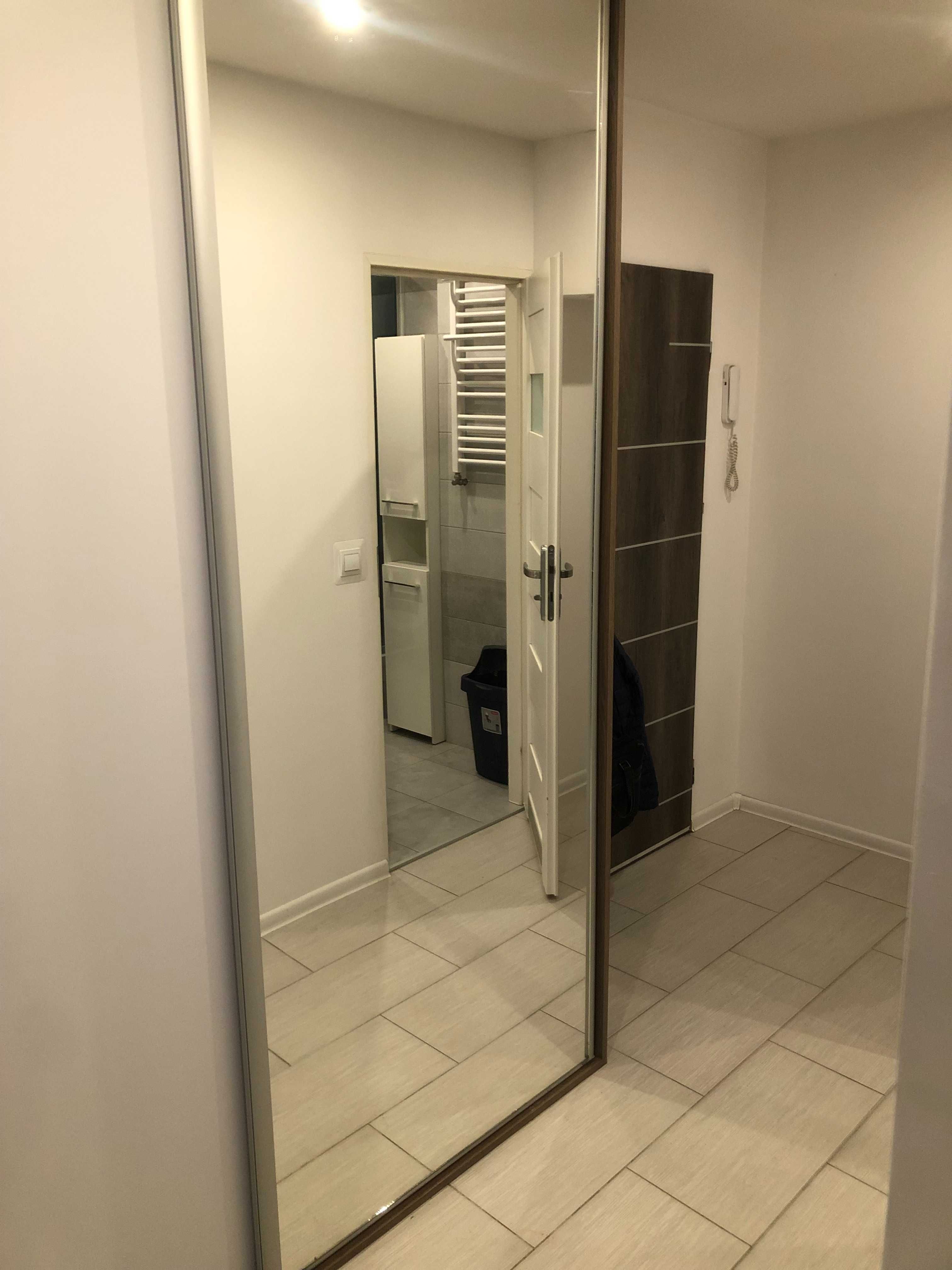 Сикорский көшесіндегі 2 бөлмелі пәтер, 48 м², жиһаздары бар