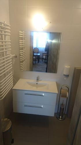 Меблированная квартира 36м² с парковкой и удобствами в здании