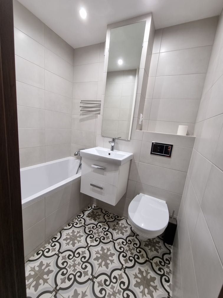 Modern Studio Near Metro with Designer Kitchen