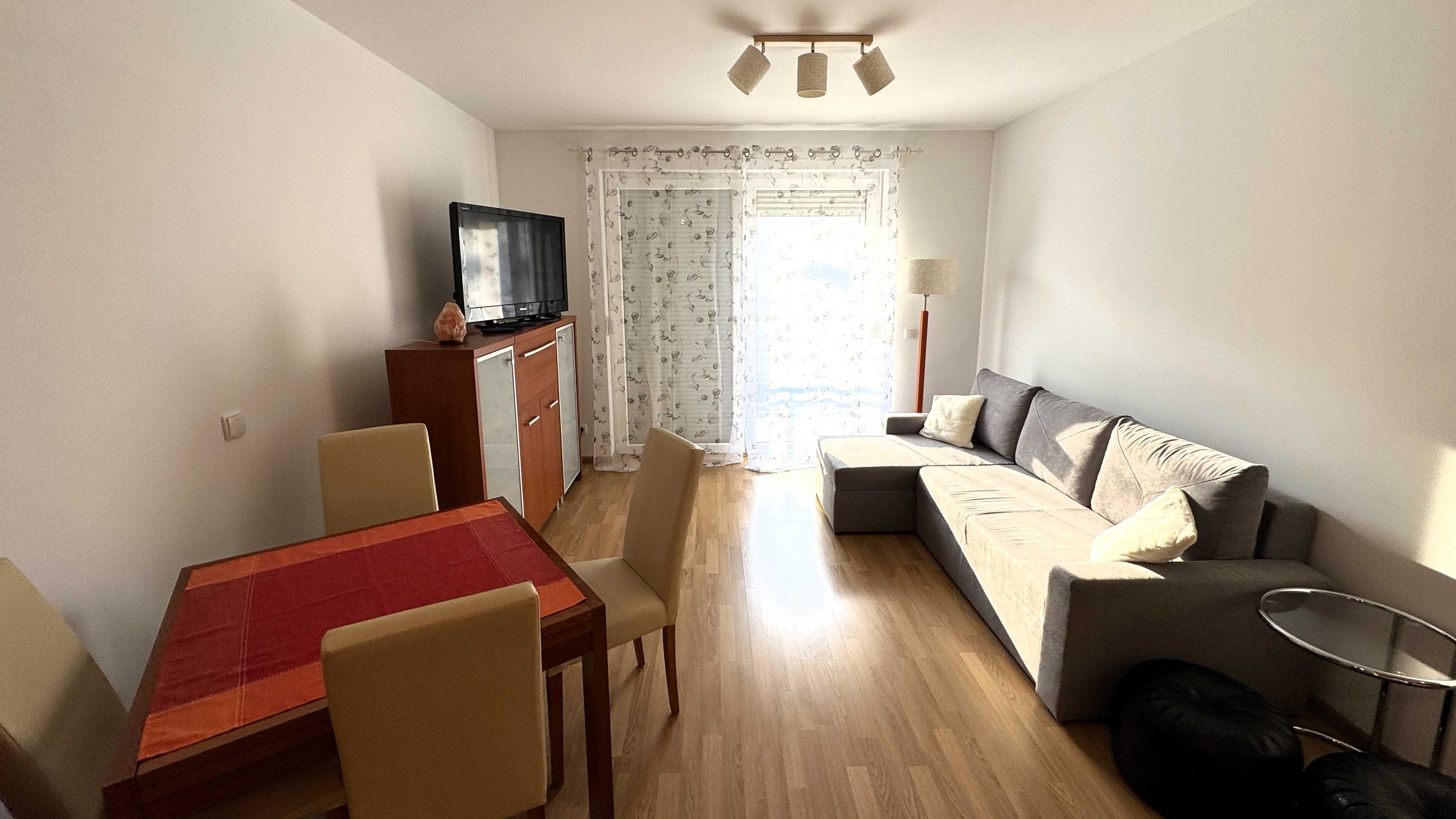 2-Room Apartment on Closed Estate near Park, Parking Included
