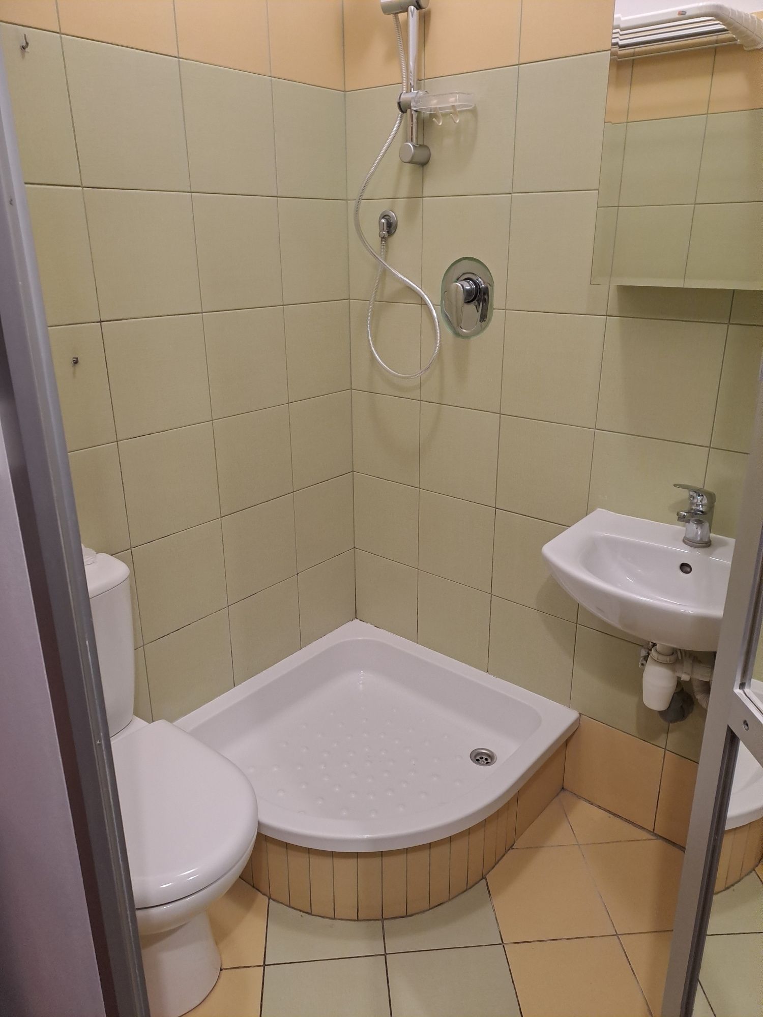Cozy Studio Apartment in Kabaty with Utilities Included