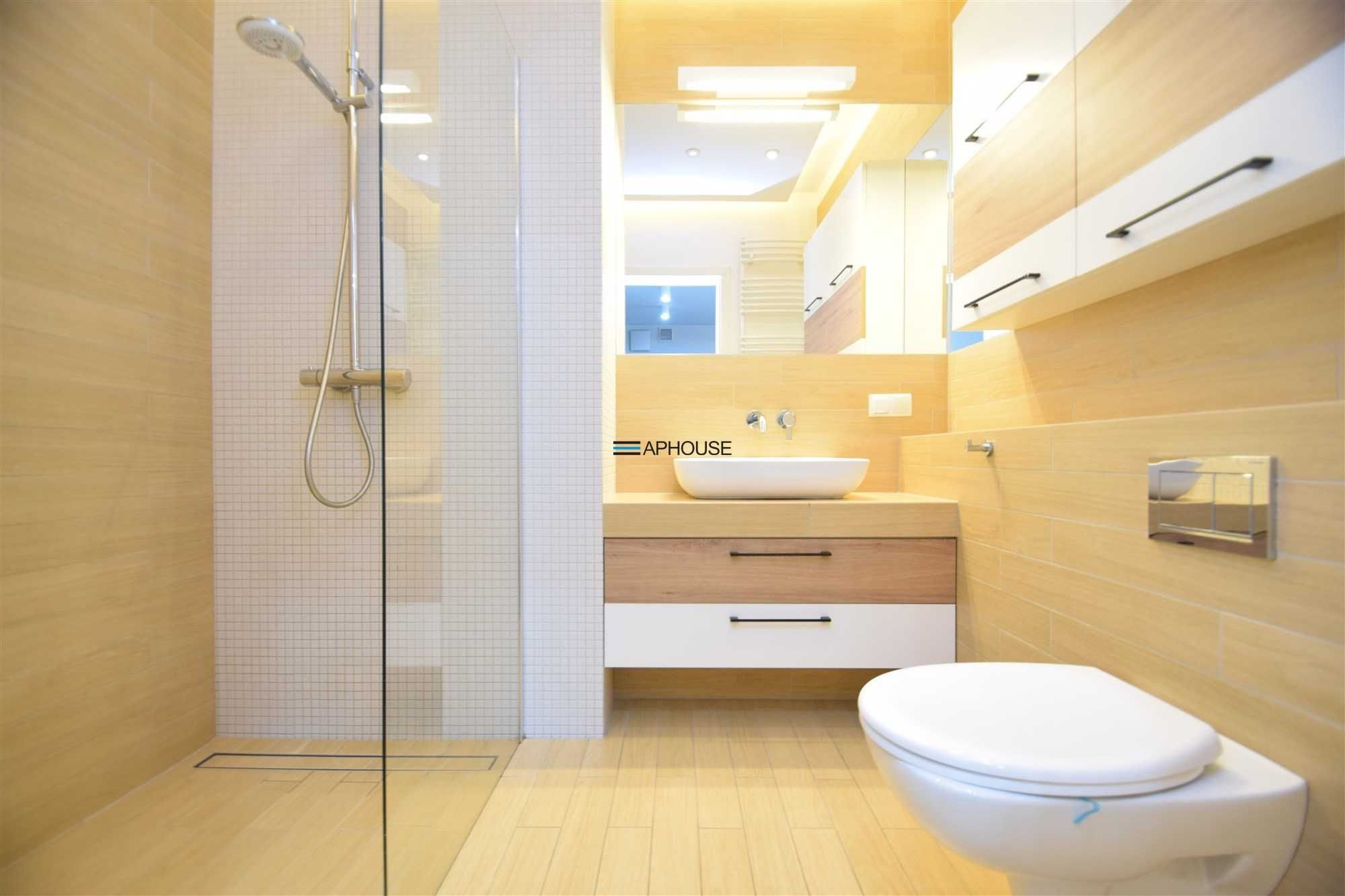 2-Bedroom Apartment with Large Balcony in Stare Podgórze, Krakow