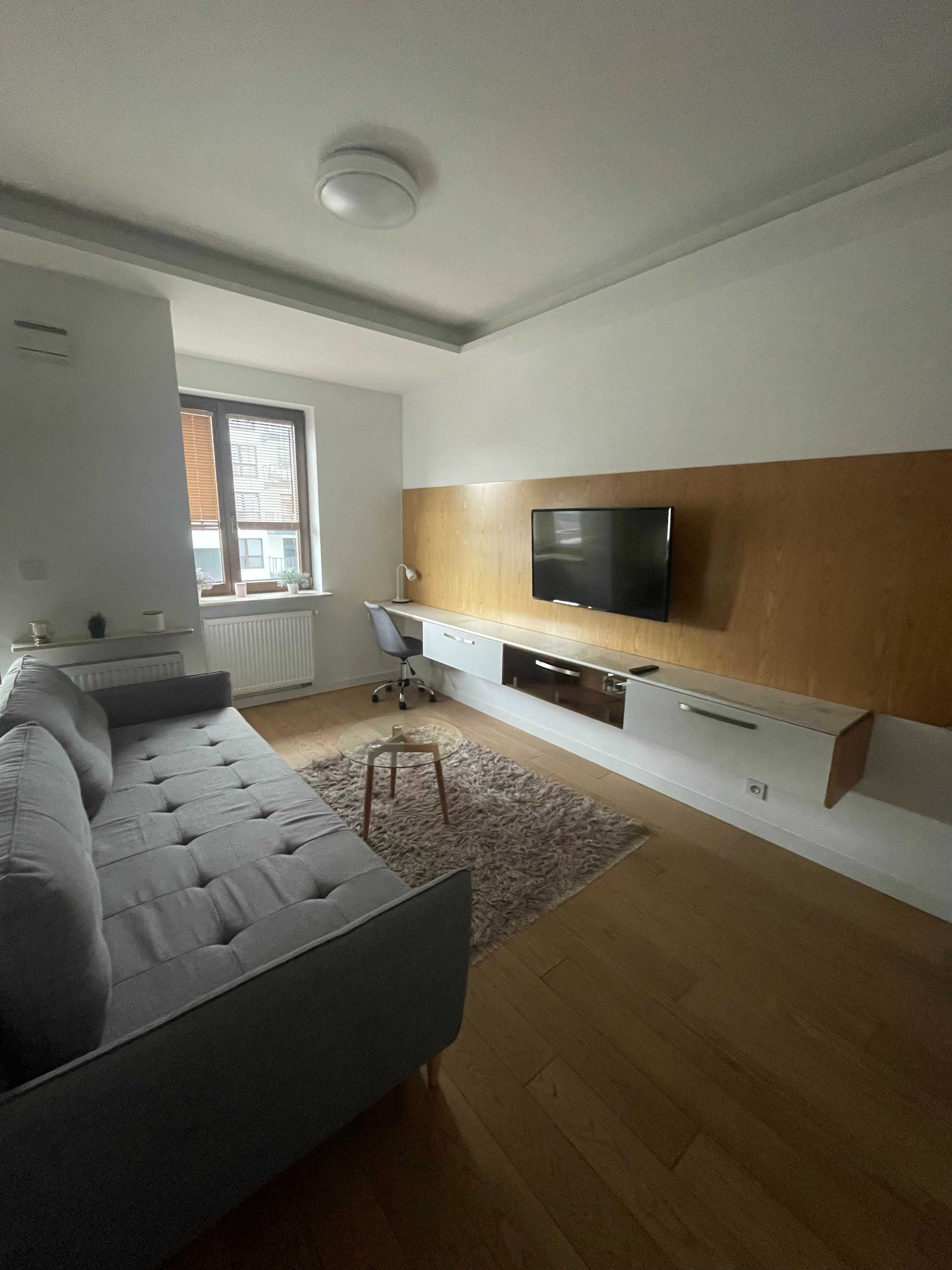 Modern 2-Bed Apartment with Parking in Mokotow