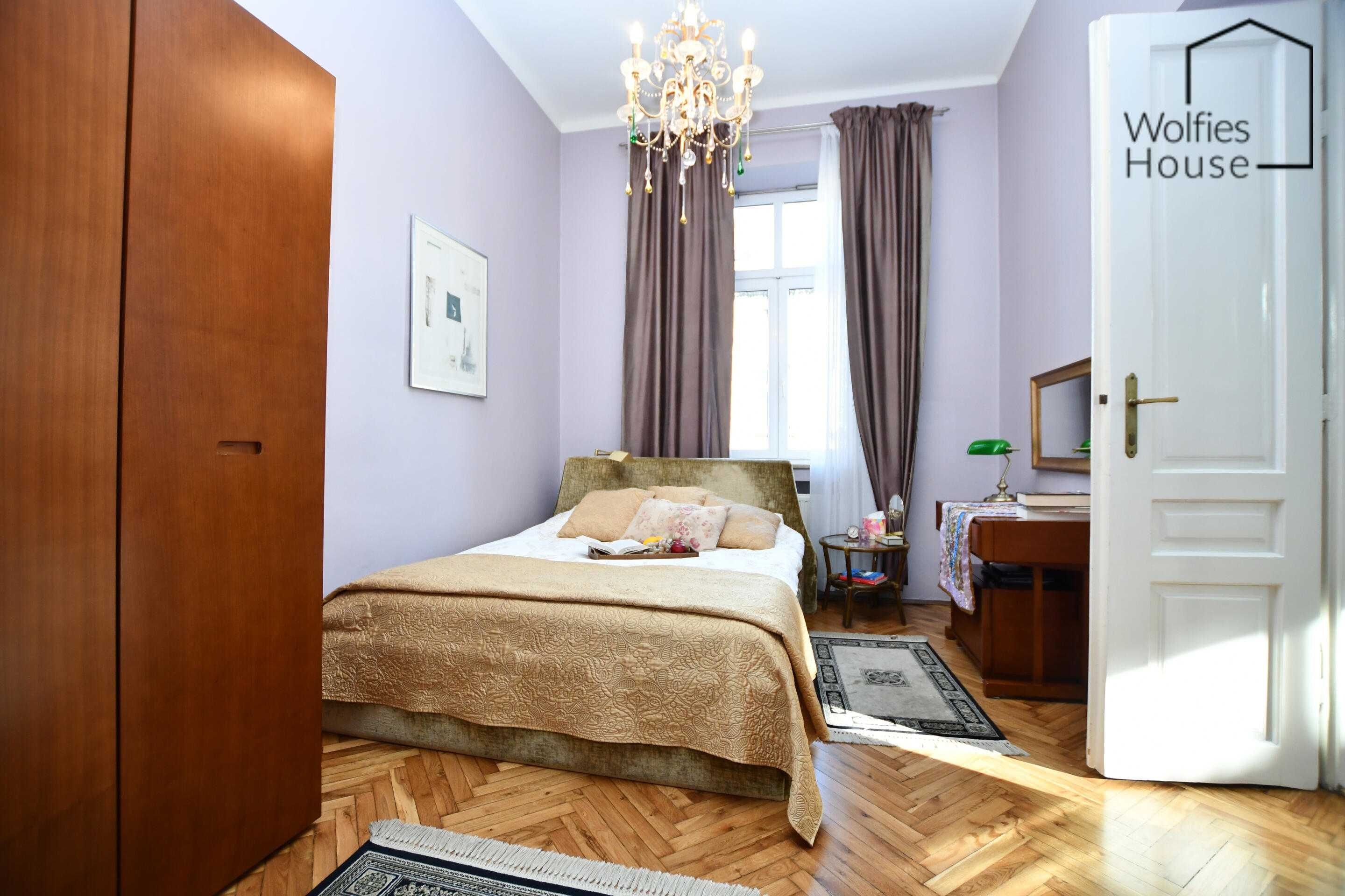 Spacious Apartment in Krakow City Center