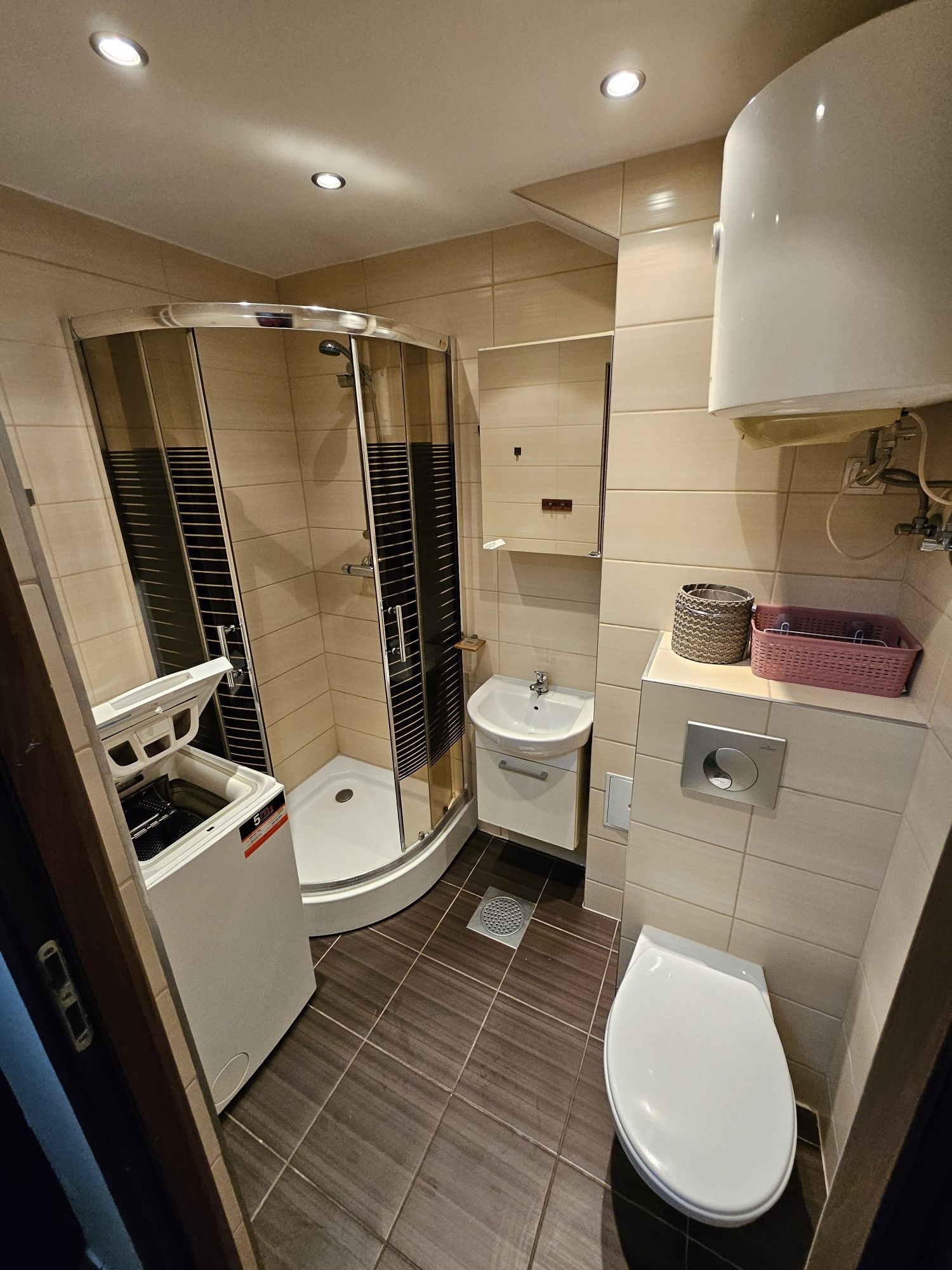 Modern 27m² Studio Apartment with Full Furnishings