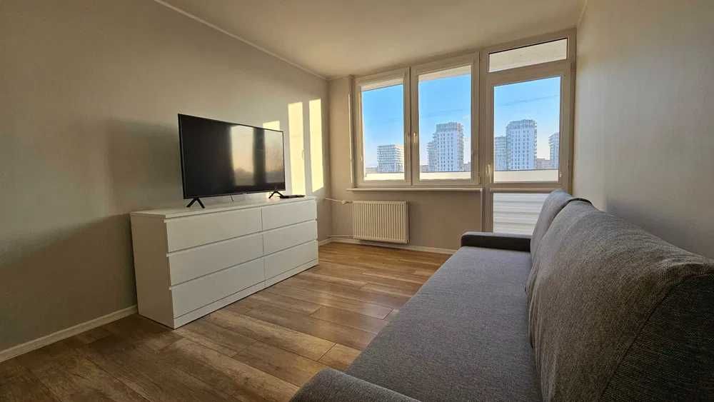 Modern 2-Bedroom Apartment with Balcony Near Transport