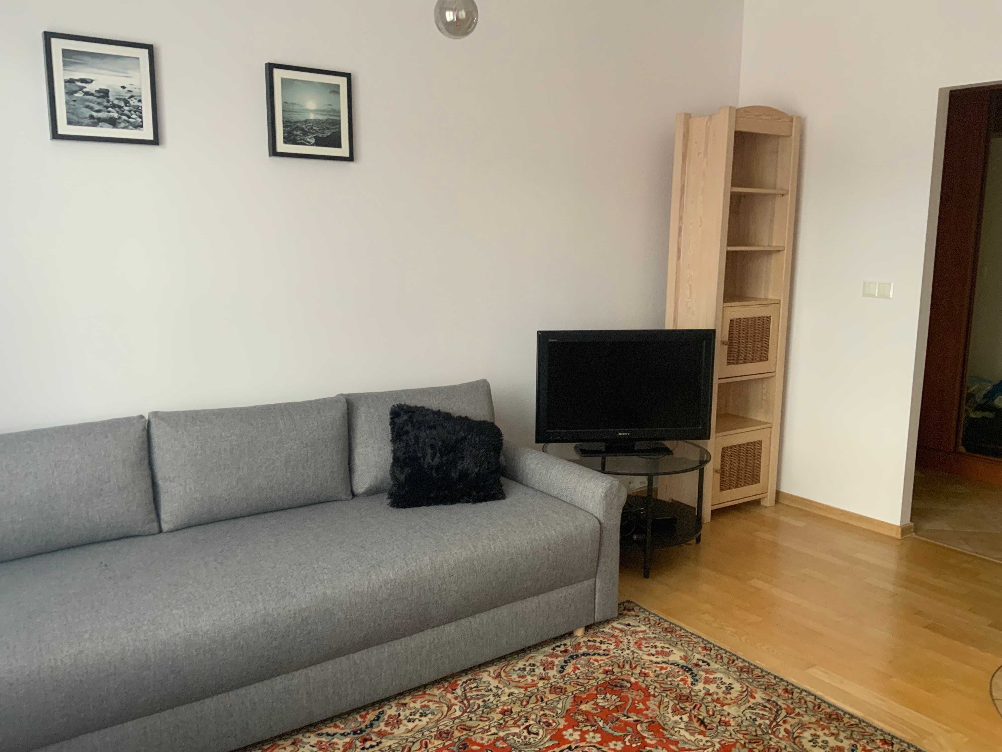 Modern Studio with AC near Park and Mall