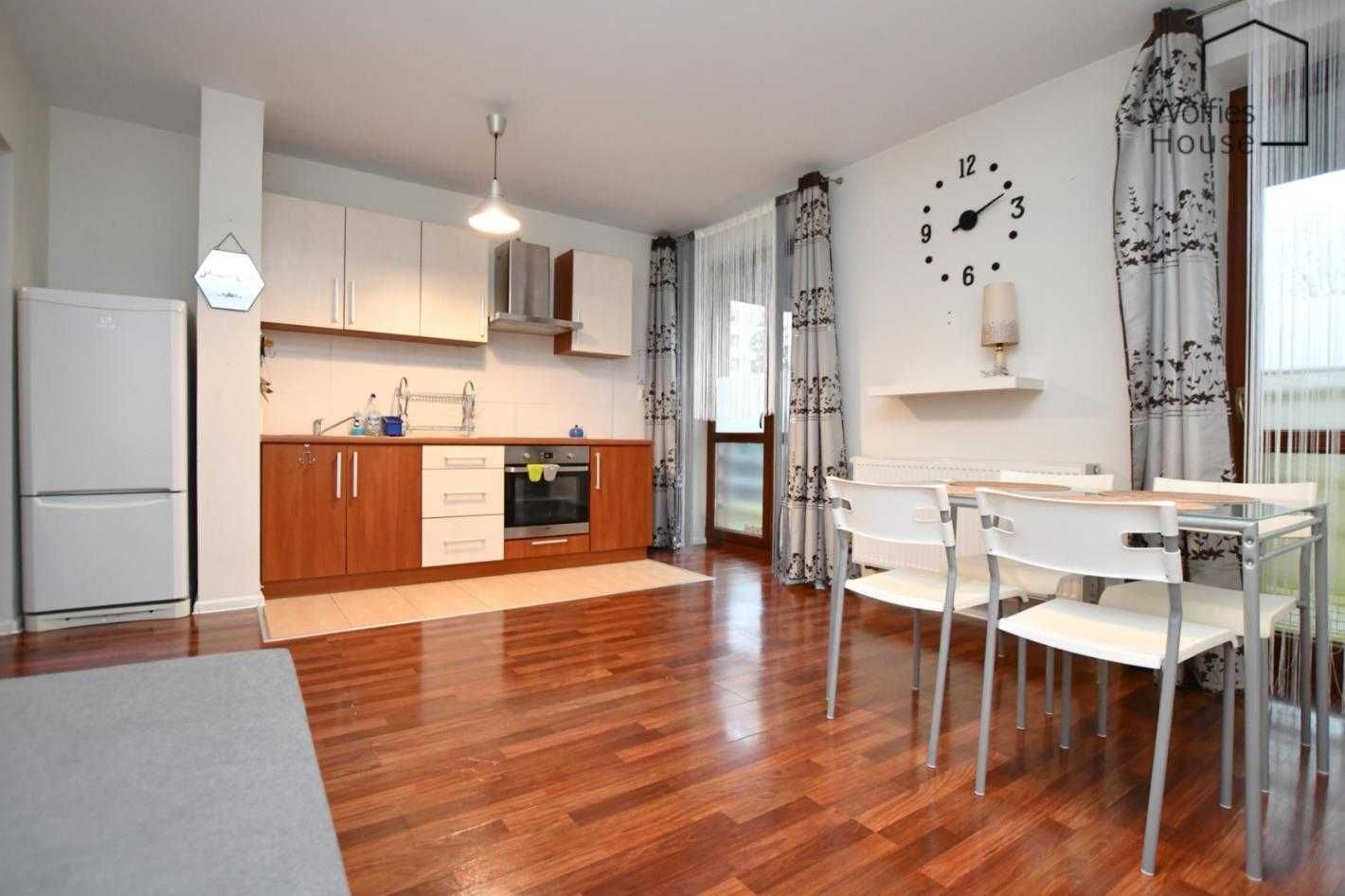 Bright Studio Apartment in Podgórze Duchackie, Macedońska Street