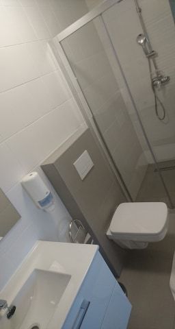 Меблированная квартира 36м² с парковкой и удобствами в здании