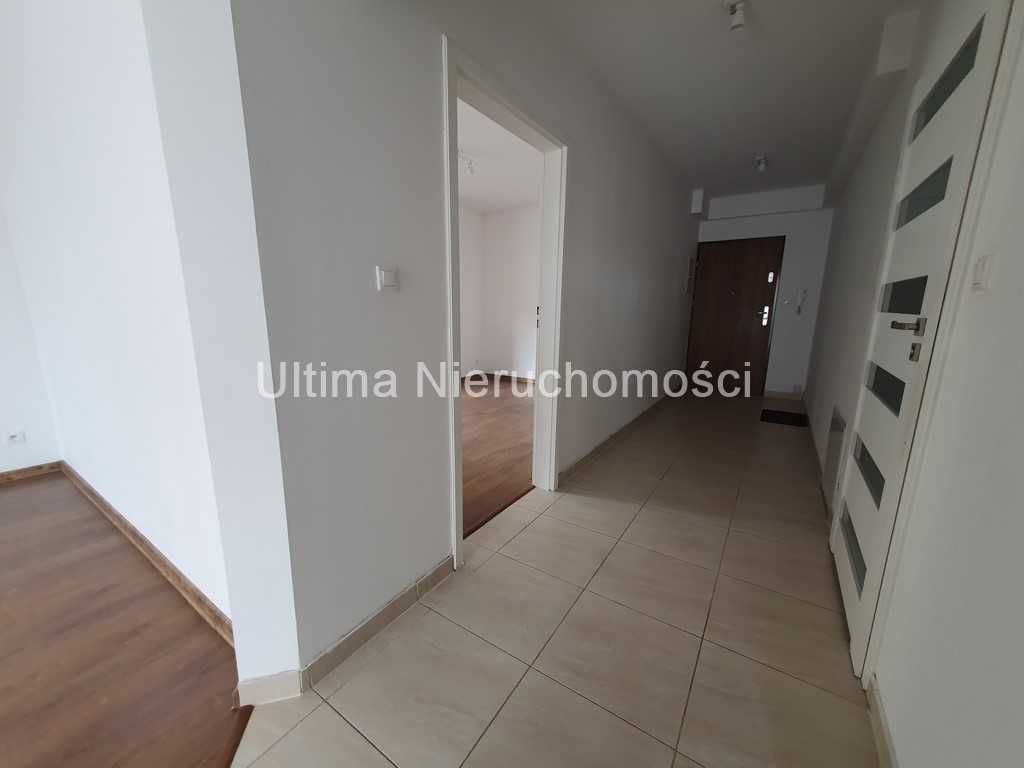 Sunny 2-Room Apartment in Arkadia Estate, Komorow
