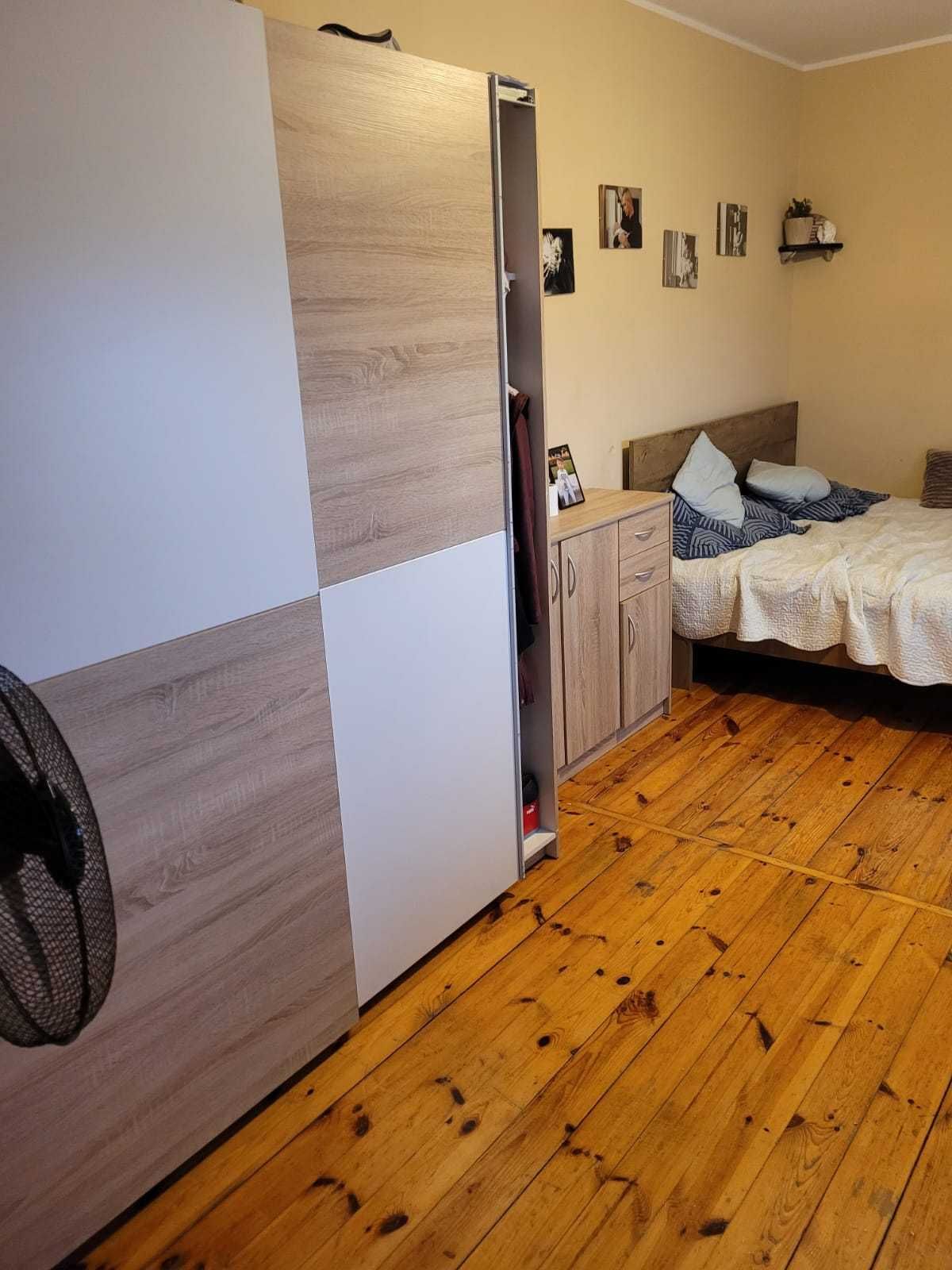 Renovated Two-Bedroom Apartment with Parking