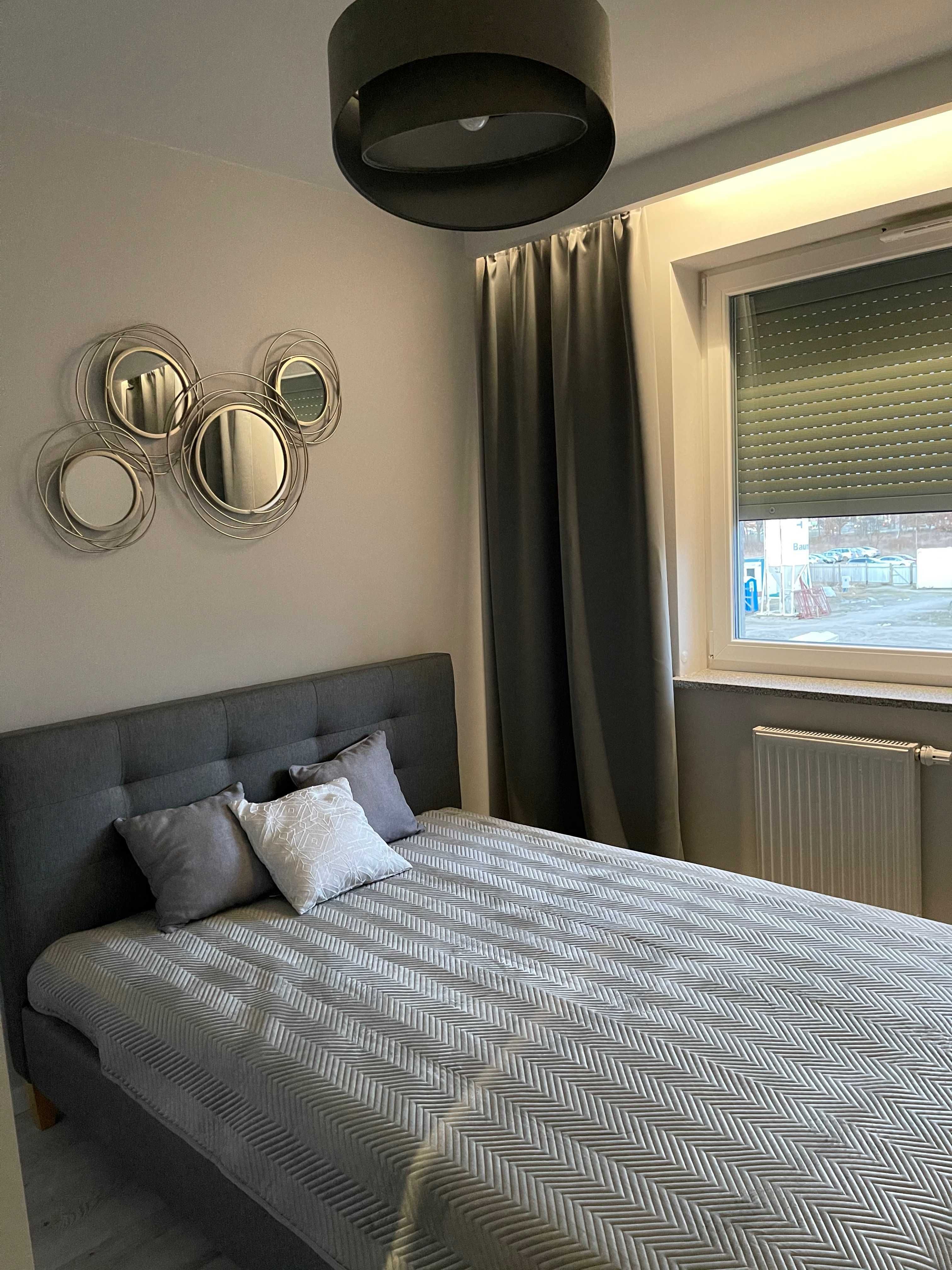 Modern Air-Conditioned 2-Bed Apartment with Balcony