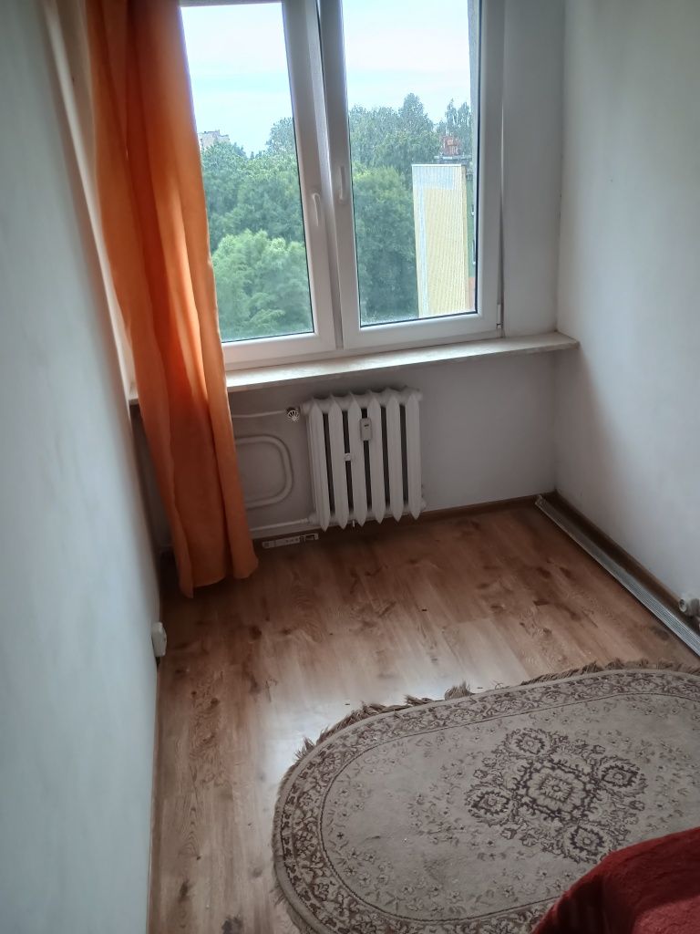 Қолжетімді 2-бөлмелі пәтер университеттің жанында әдемі көрініспен