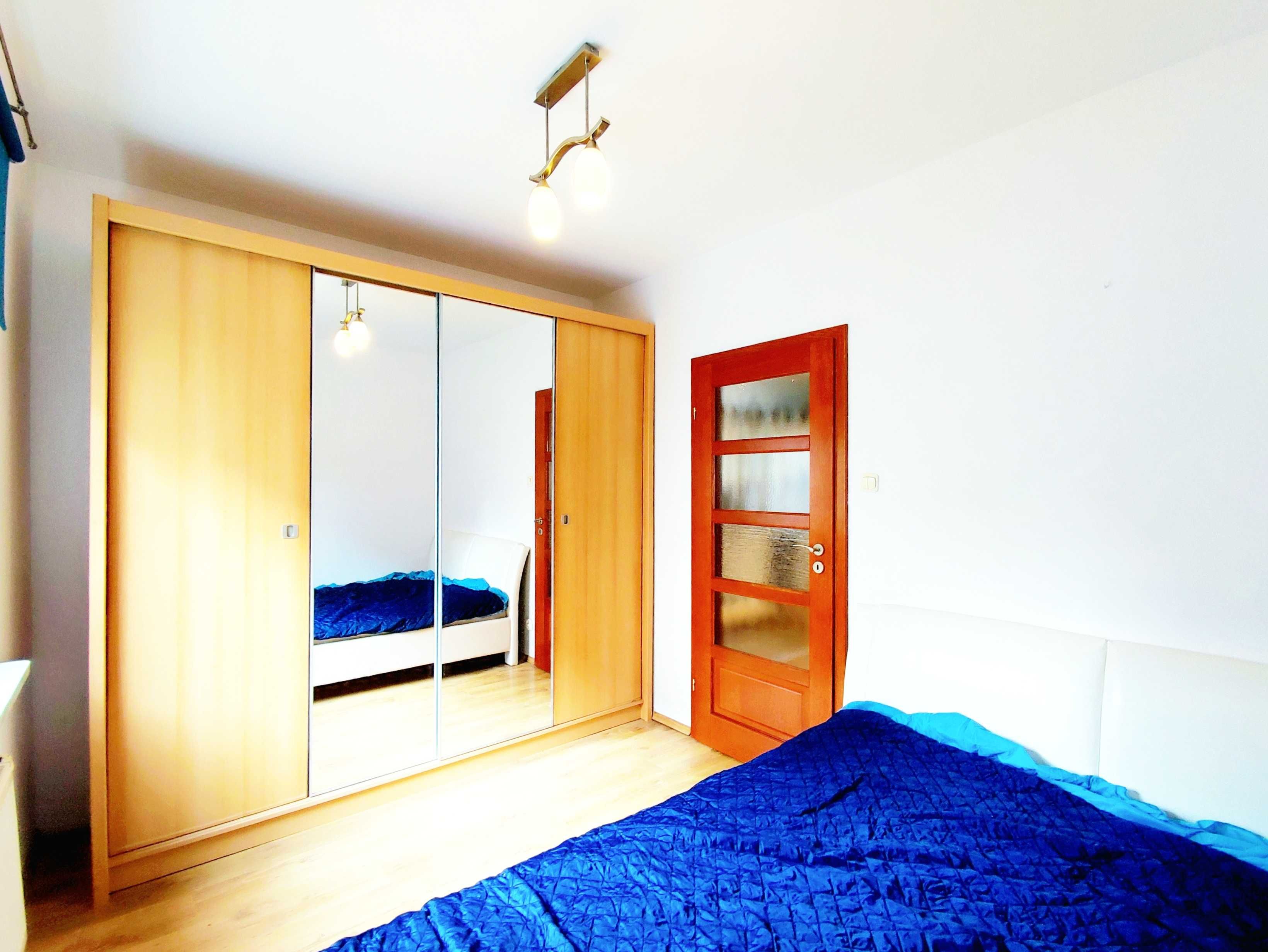 Modern 2-Bedroom Apartment Near Metro with Balcony