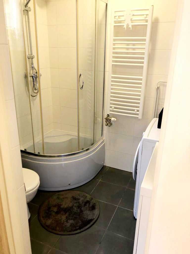 Large Studio Apartment with Separate Kitchen in Górka Narodowa