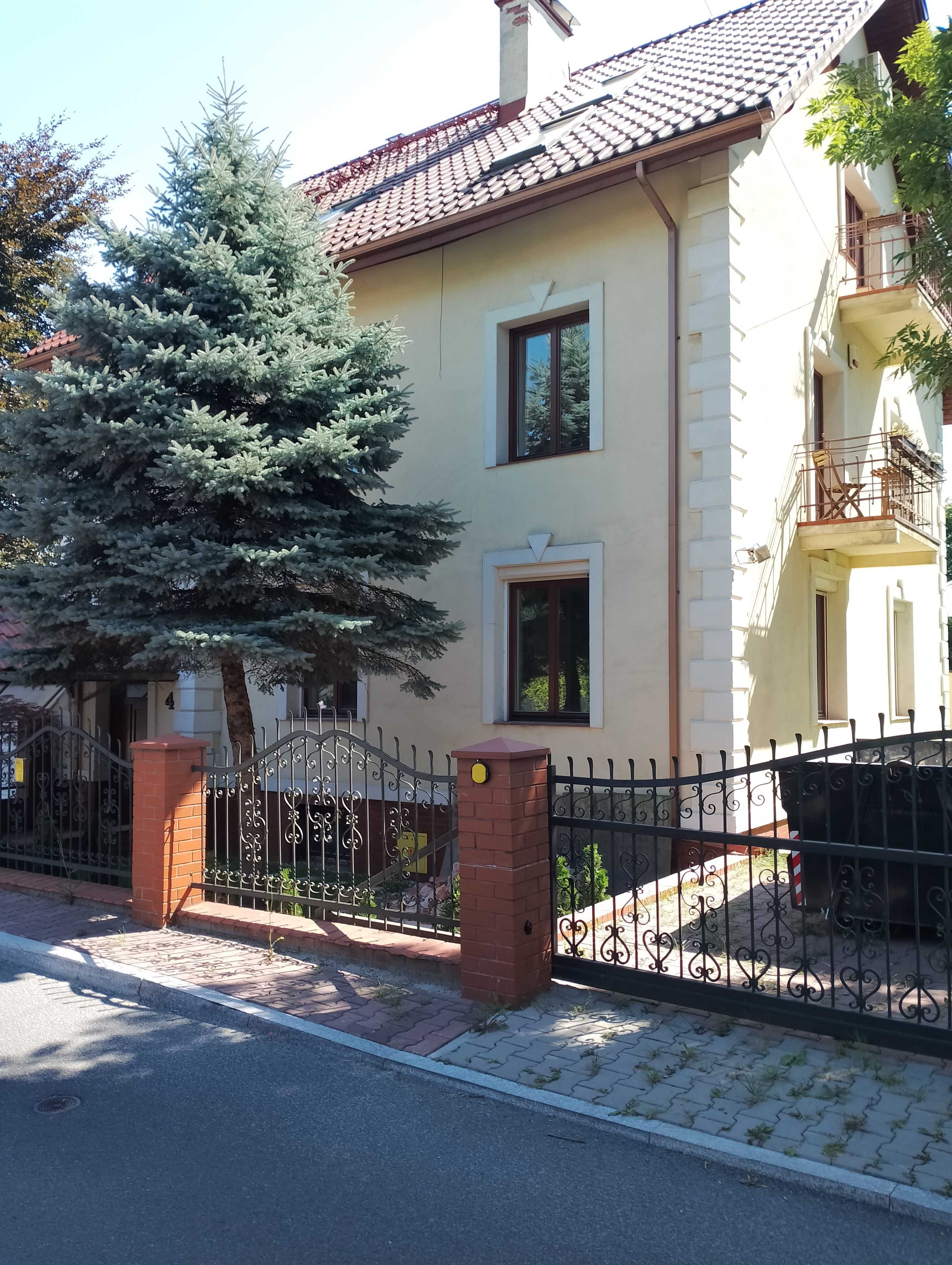 Spacious 74m2 Apartment Near Wolski Forest with Private Parking