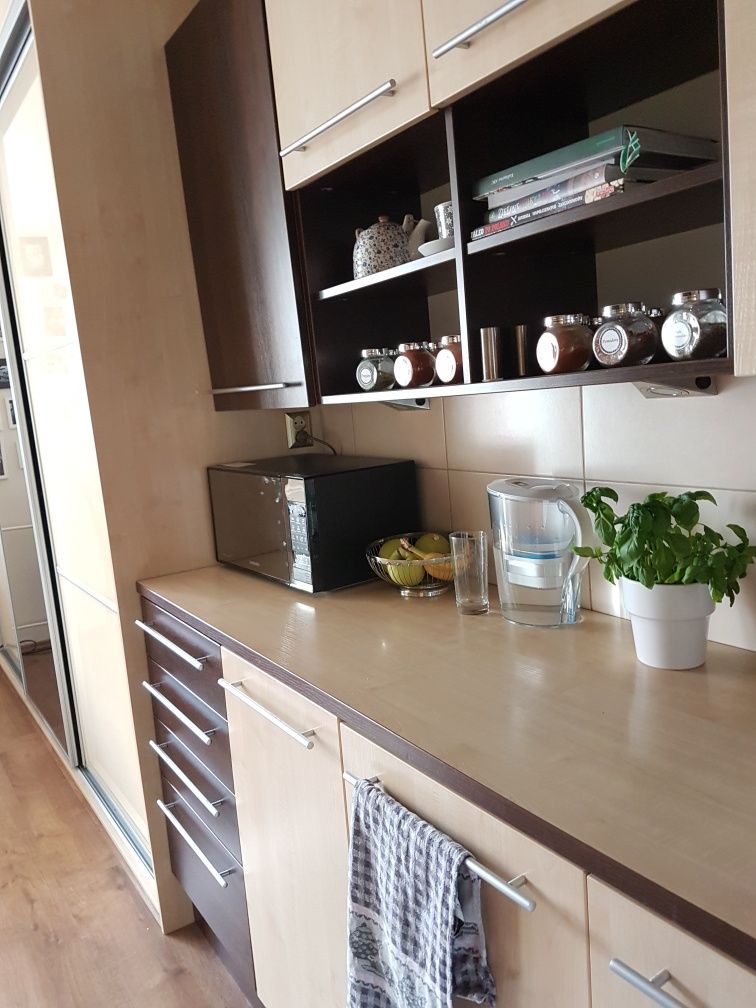 Жасыл, қолжетімді орналасқан 30м² функционалды студиялық пәтер