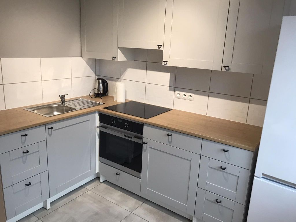 Renovated 2-Room Apartment Near Park with Balcony and Mountain View