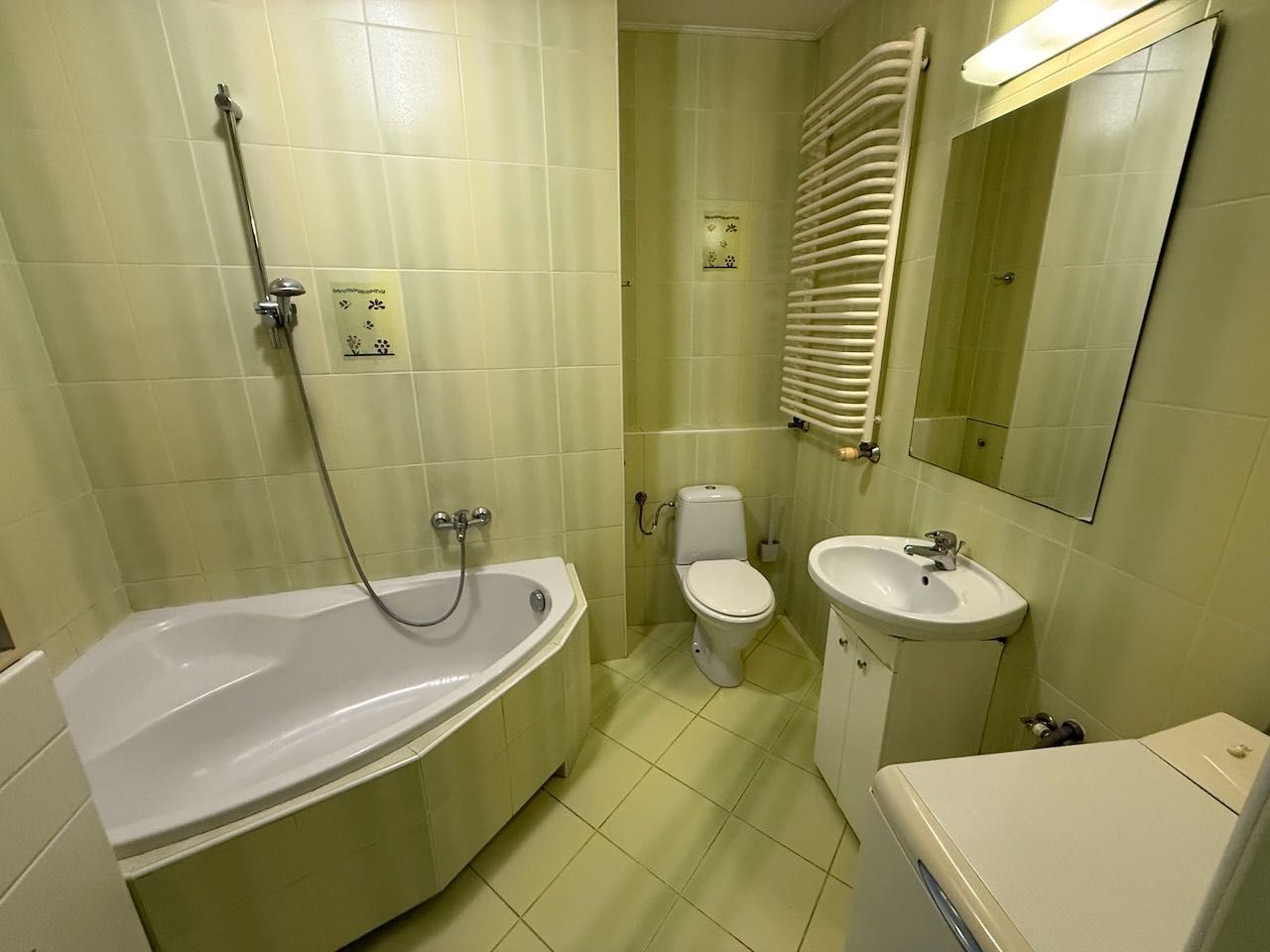 Sunny 1-bedroom apartment near Bronowice Tramway Loop