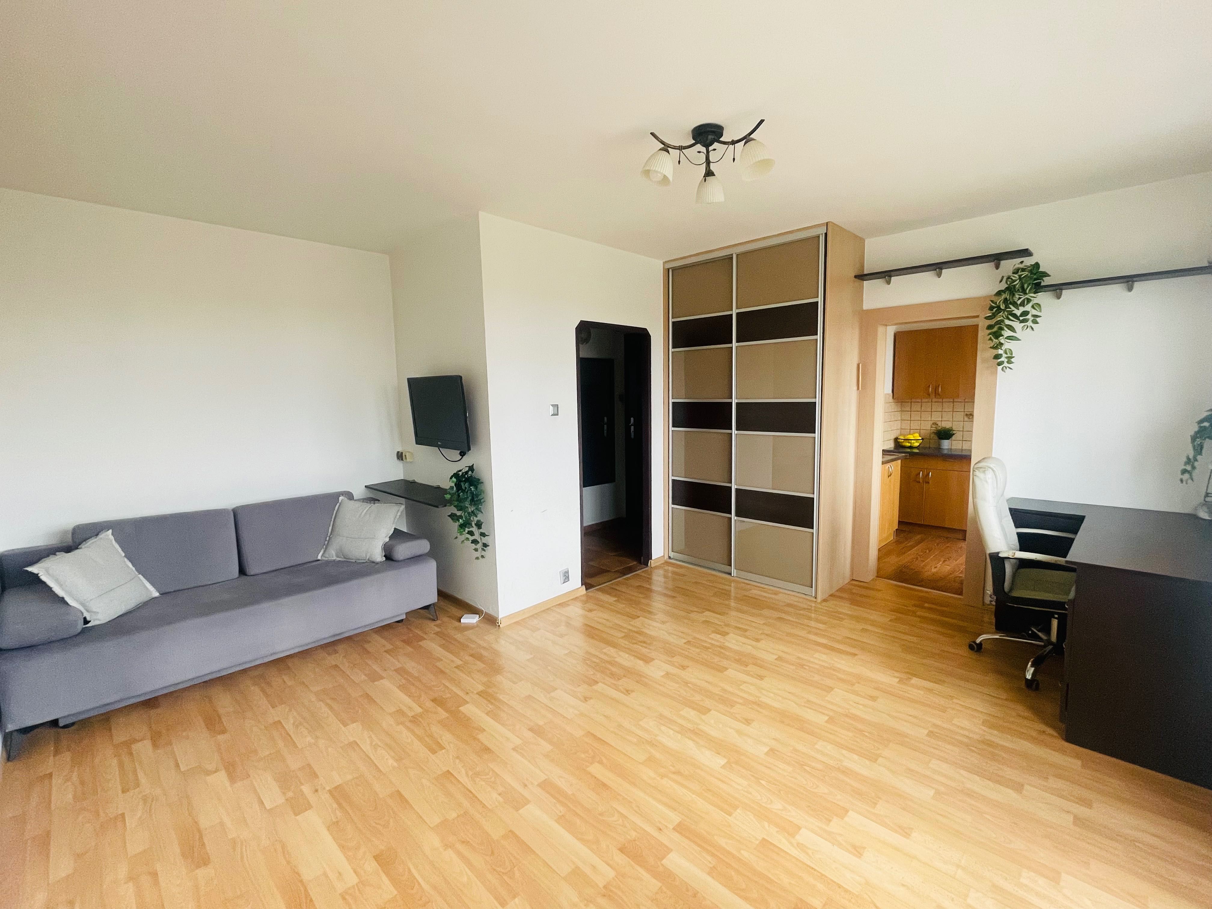 Spacious Studio Apartment in Green Area of Prawobrzeża