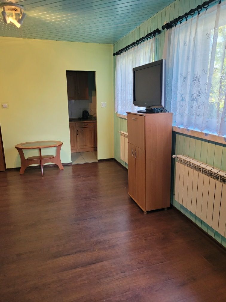 Studio Apartment Near Local Amenities and Lake