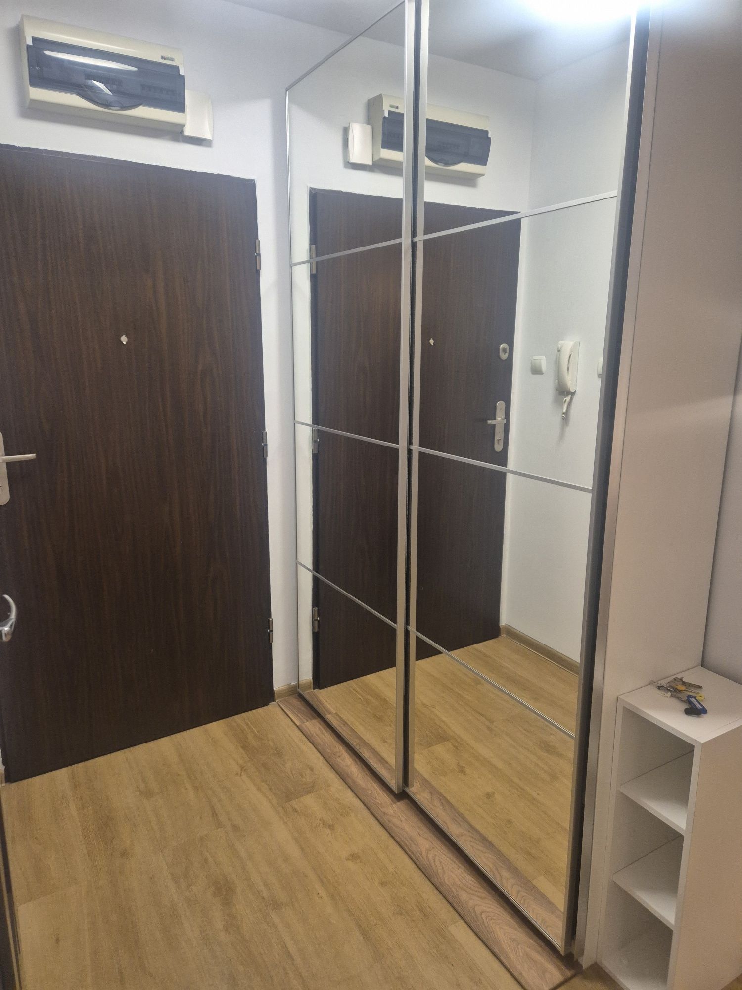 Modern Studio Apartment with Free Parking in Gumiency
