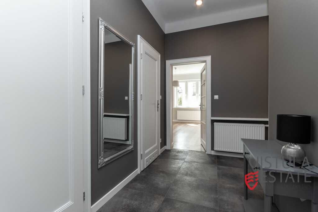 Spacious Renovated 3-Room Apartment in Krakow's Krowodrza District