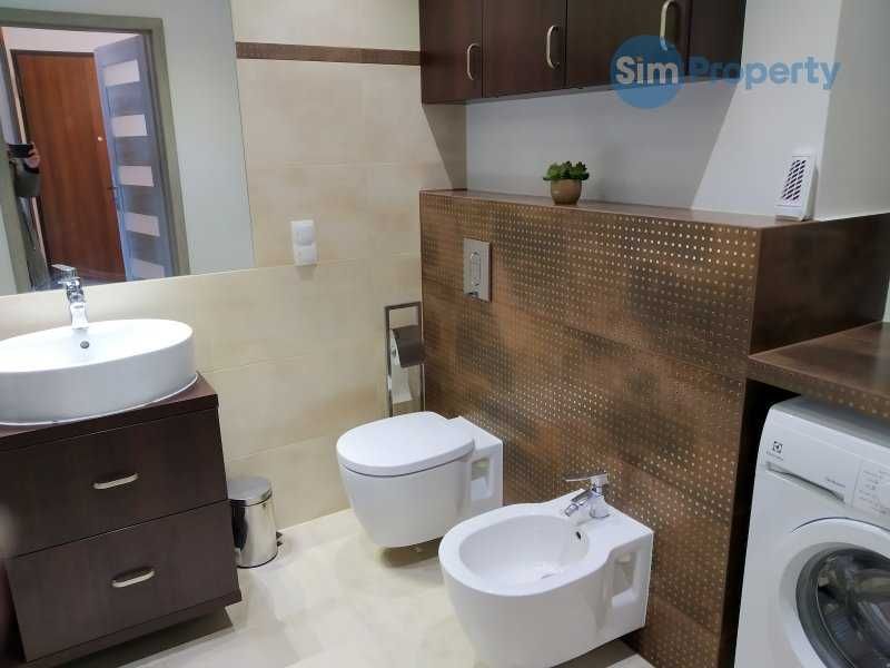 Cozy 2-Bedroom Apartment with Balcony in Krakow