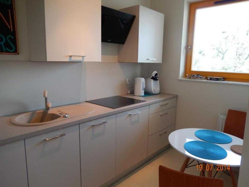 Modern Studio Apartment with Balcony in Polonia