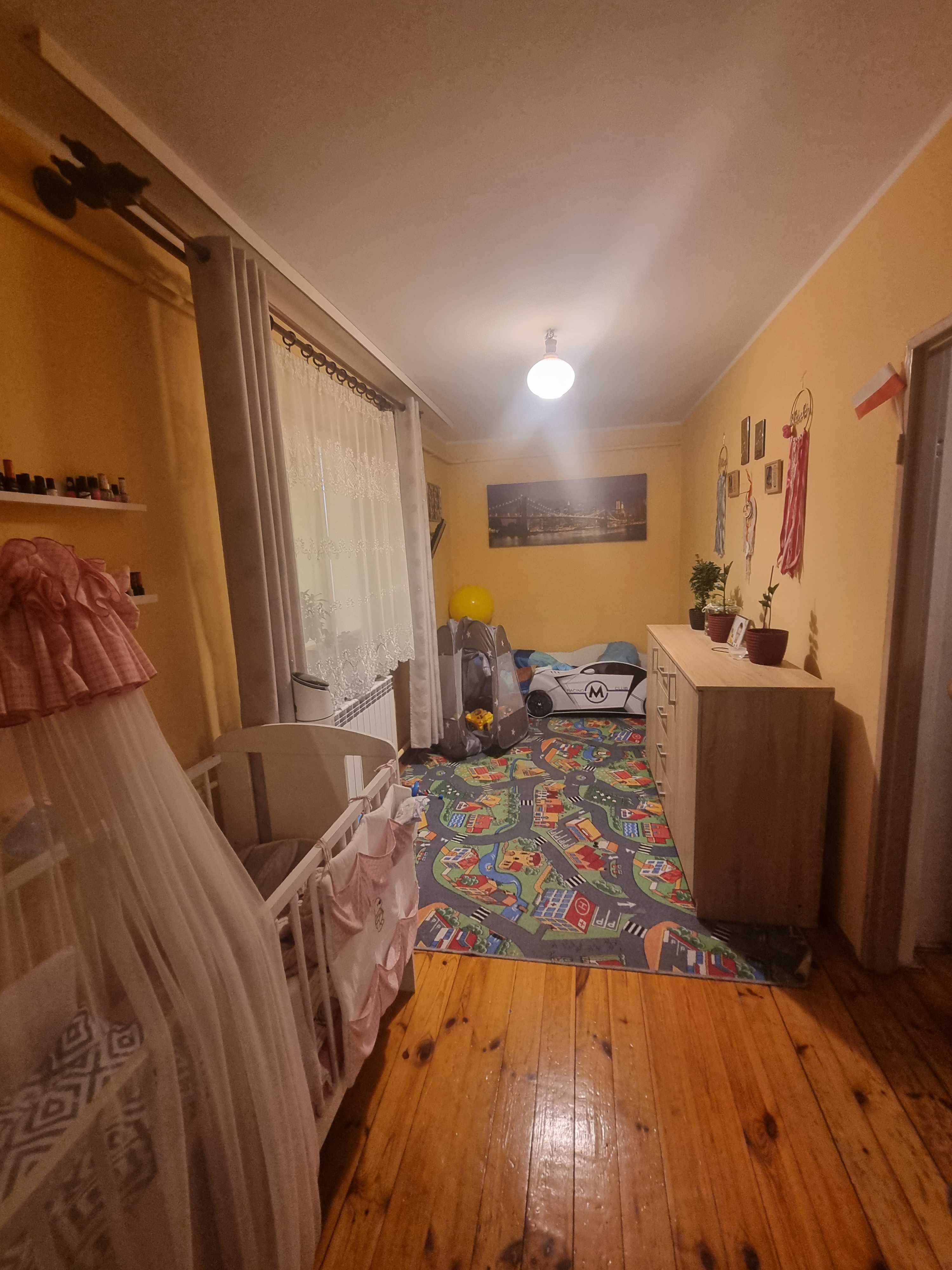 Renovated Two-Bedroom Apartment with Parking