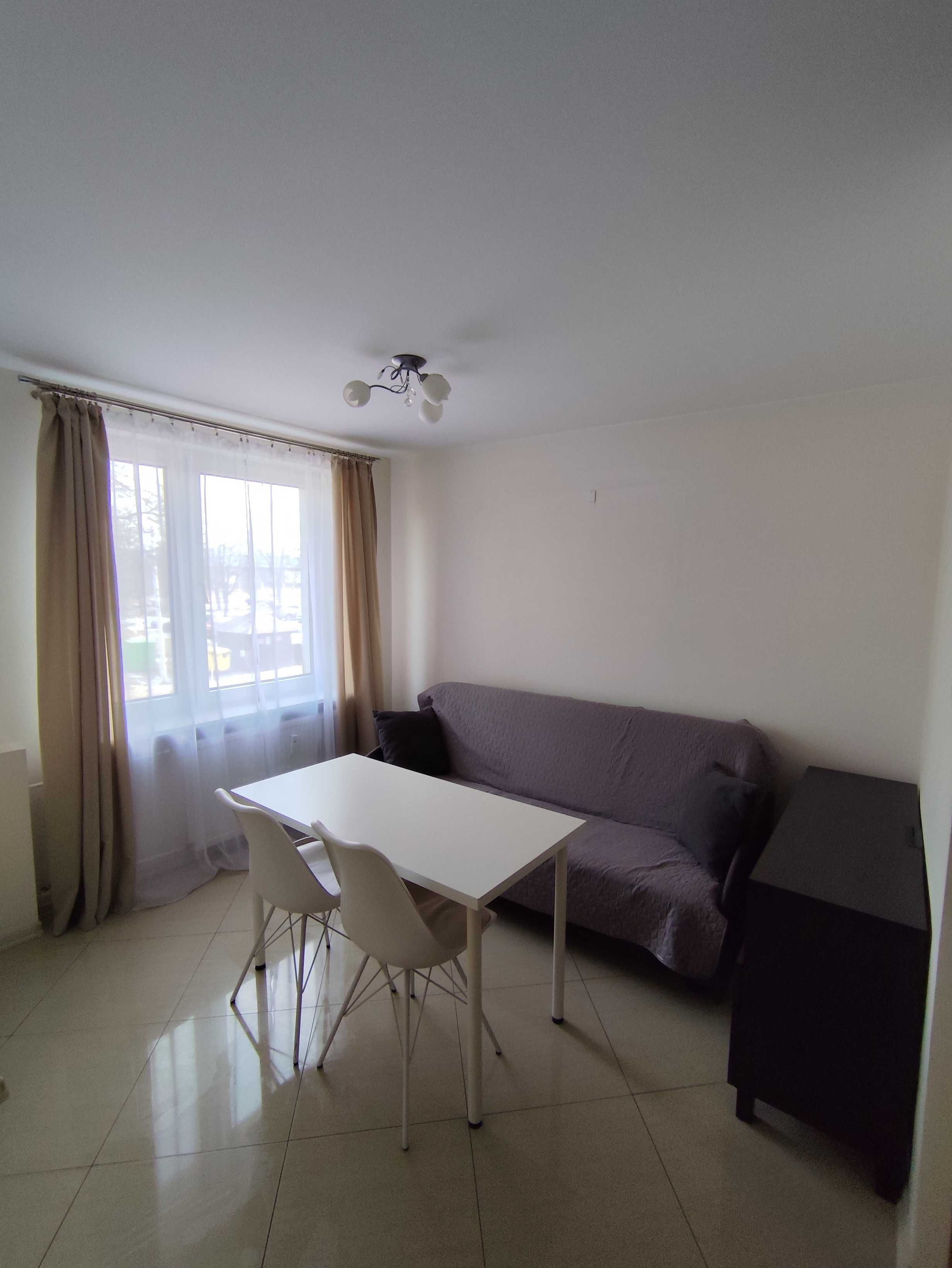 Modern 2-Room Apartment with Balcony Near Lake