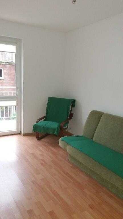 Two-Room Apartment in Chełmońskiego, Kraków with Garage Parking