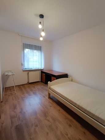 Modern 2-Bedroom Apartment with Parking in Bronowice