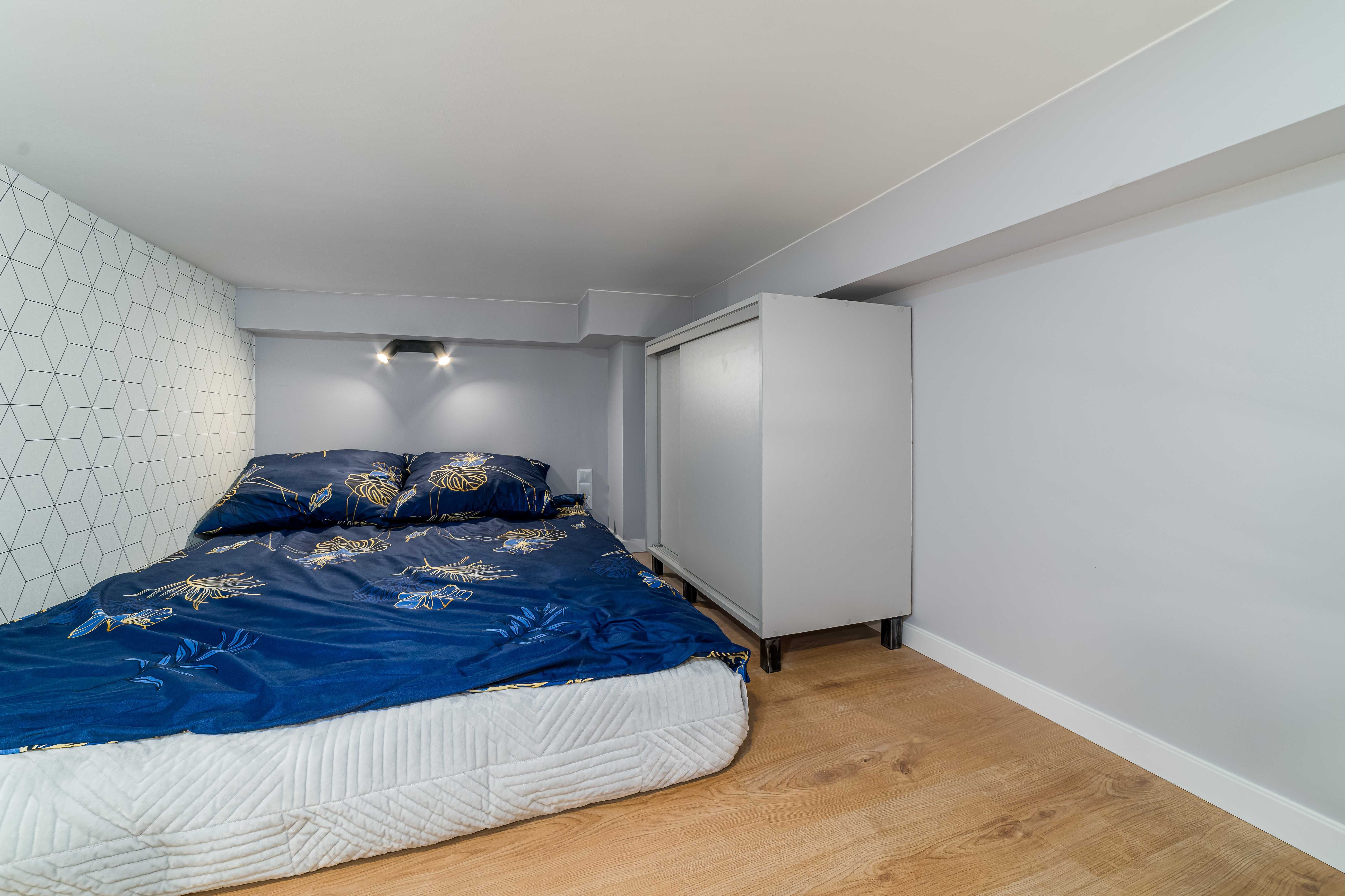 Modern Studio with Mezzanine Near City Center