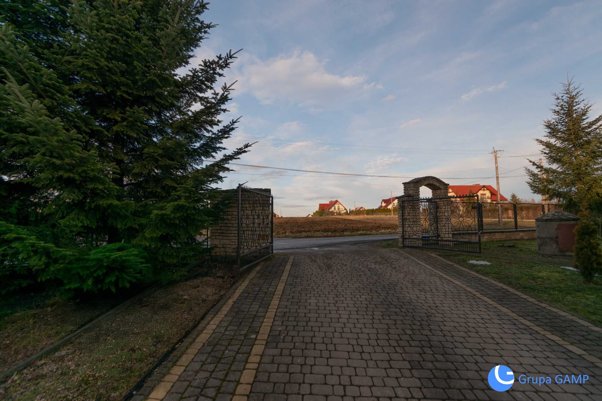 Half House for Rent in Rączna - 80m2 with Garden and Balcony