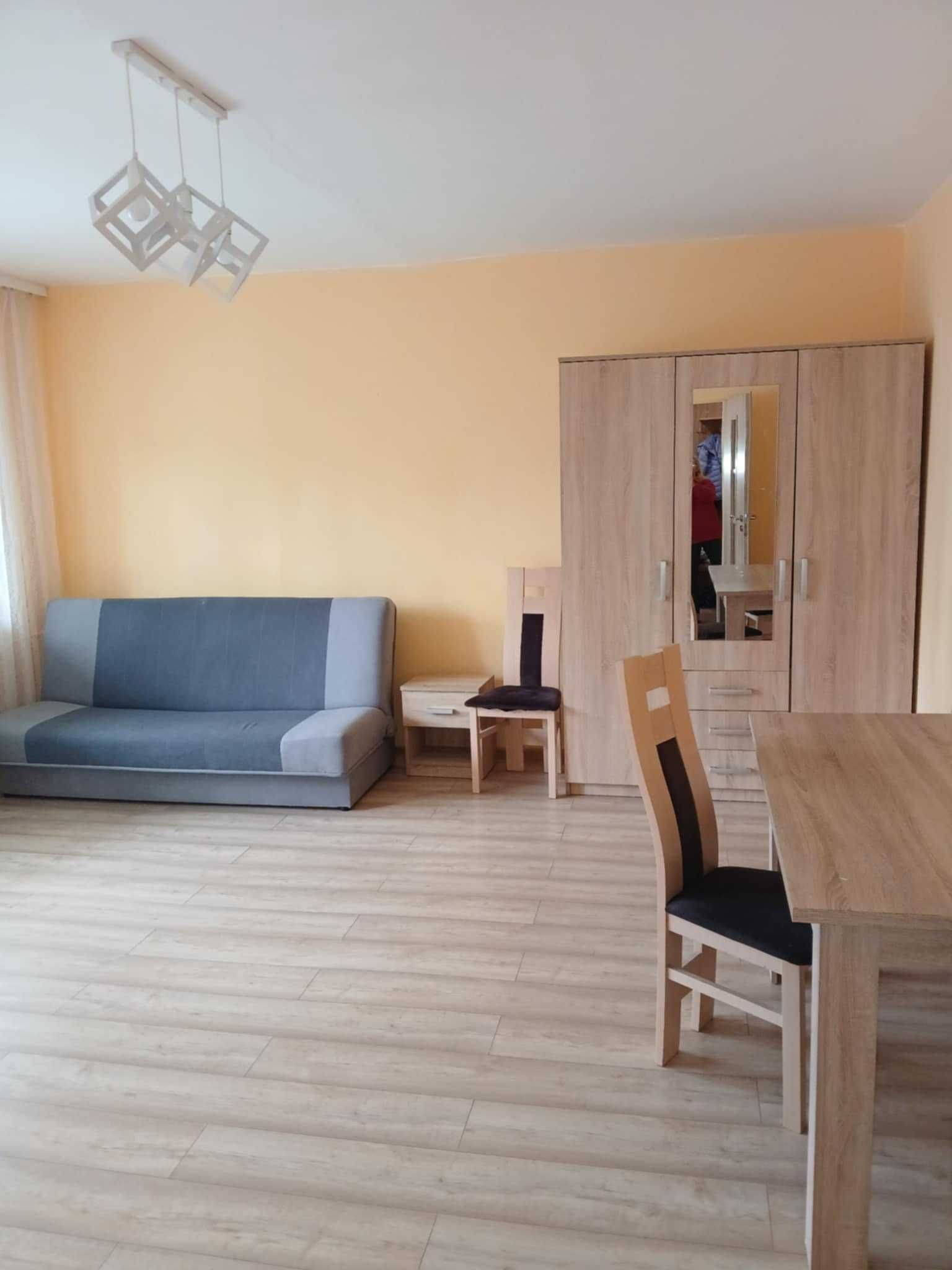 Spacious 2-Bed Apartment with Garden Access