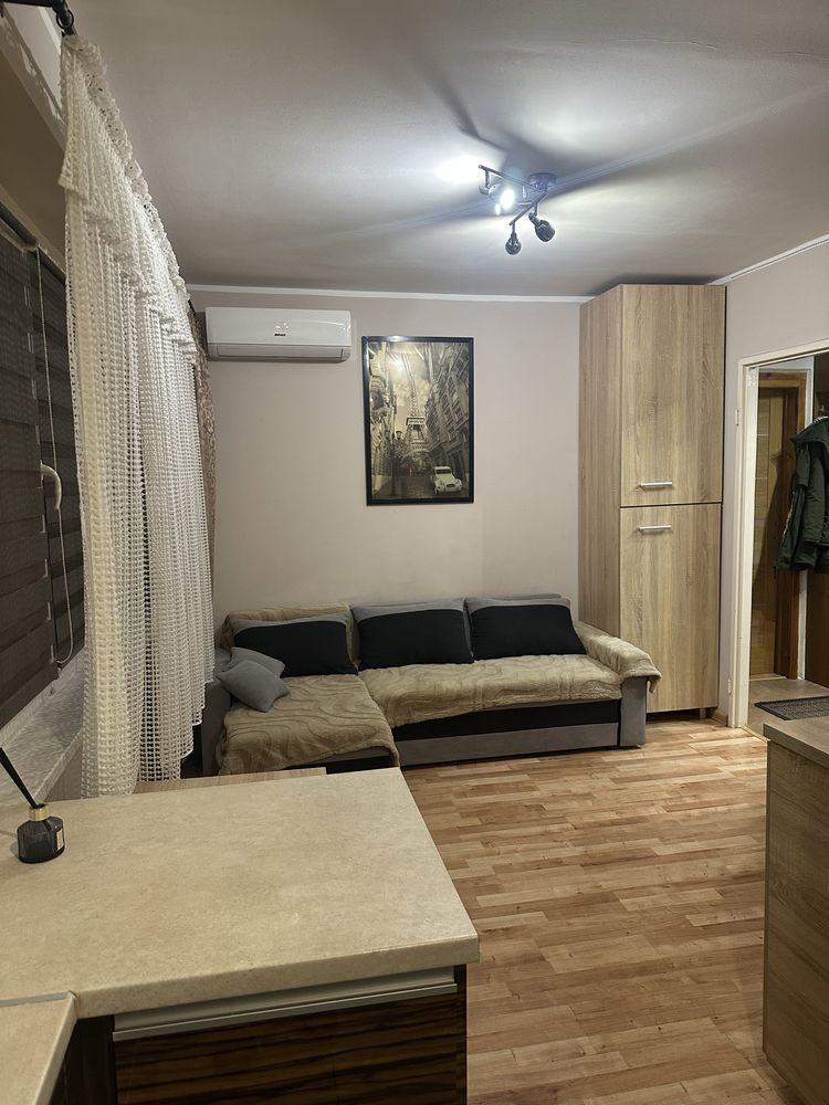 Modern 2-Room Apartment with Kitchen Near City Center