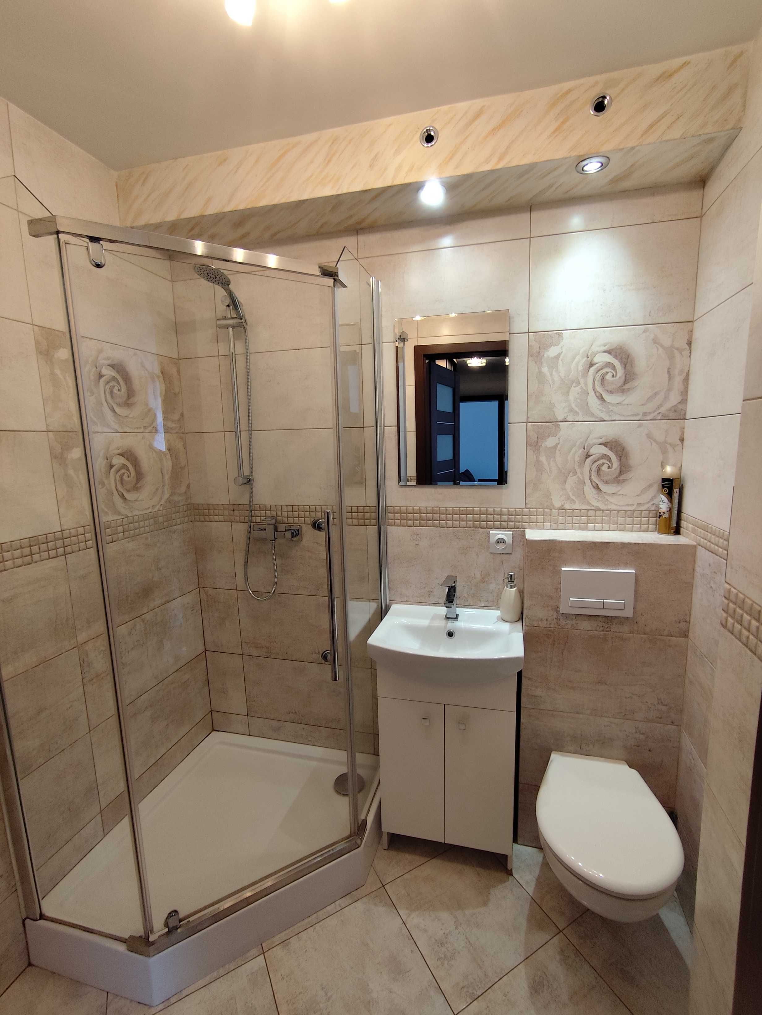 Modern 2-Room Apartment with Balcony Near Lake