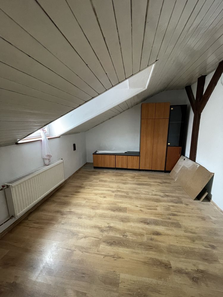 Modern 2-Room Attic Apartment with Parking