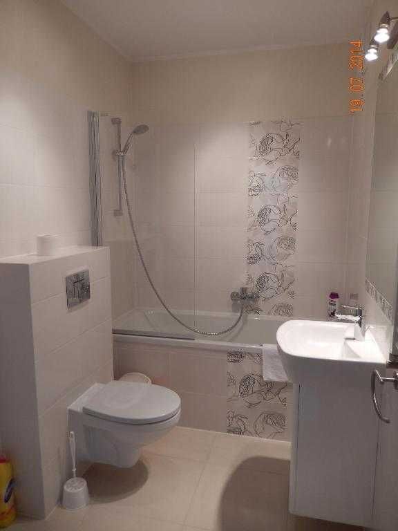 Modern Studio Apartment with Balcony in Polonia