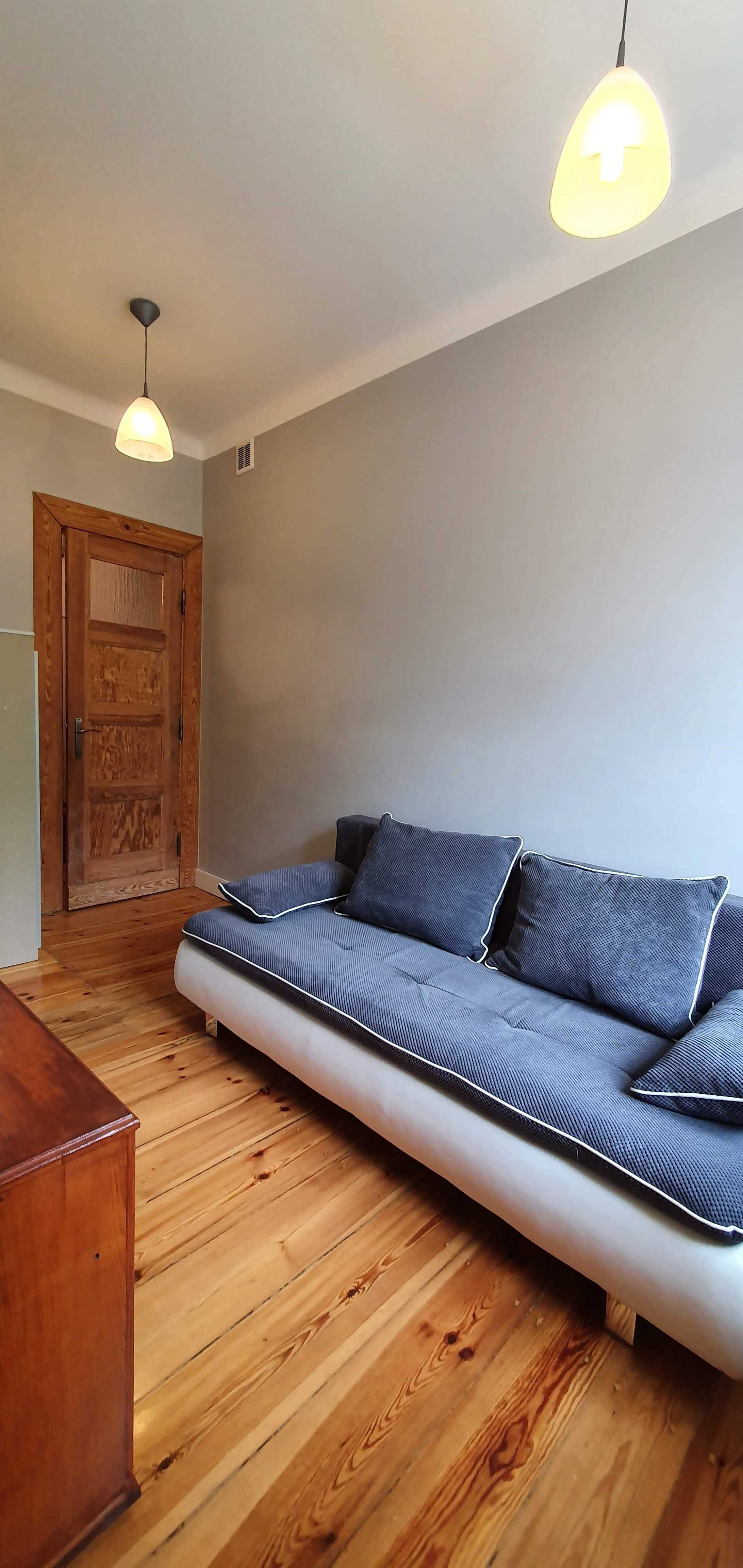 Renovated Industrial Style Apartment Near Park